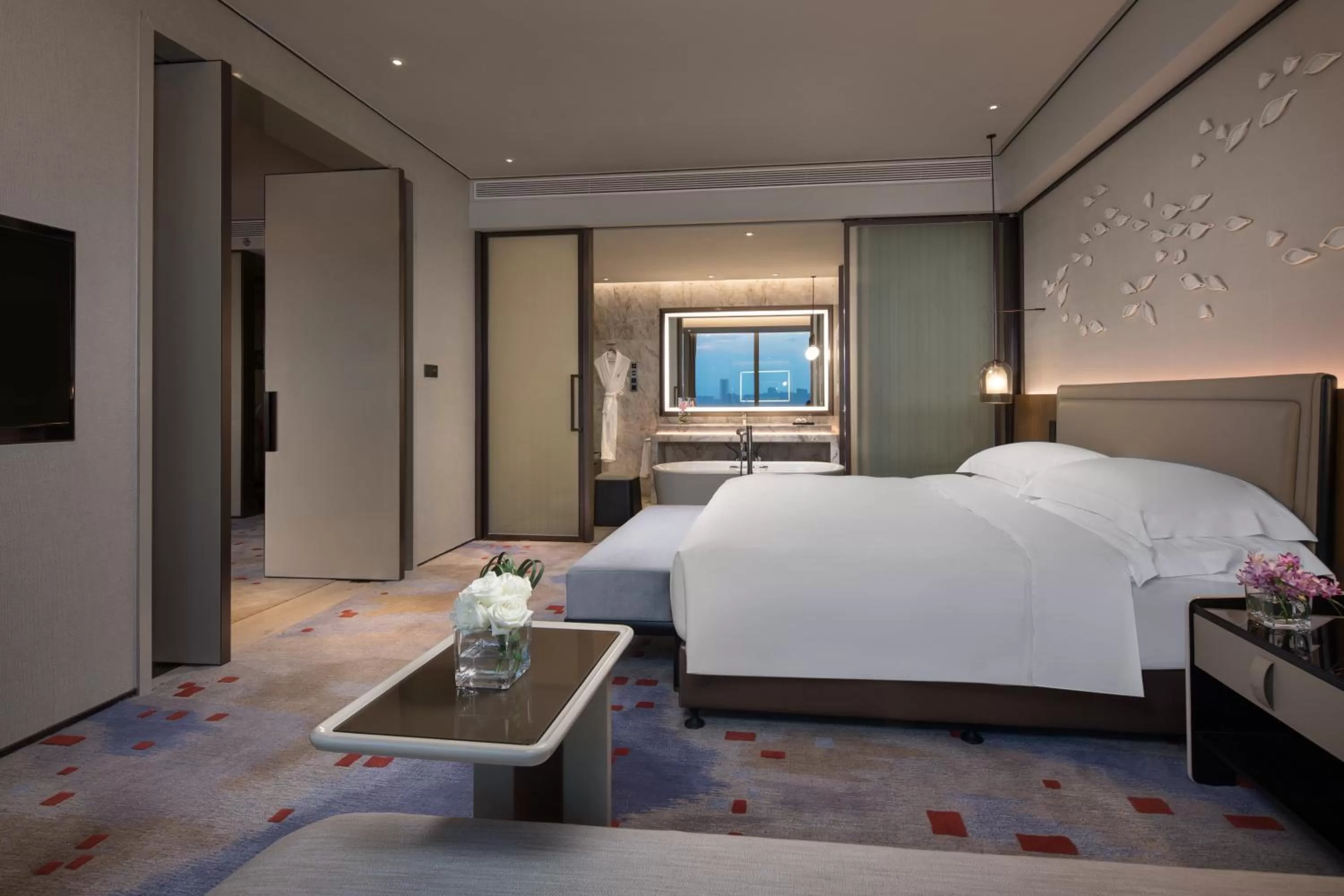 Photo of the whole room, Bed in InterContinental Quanzhou by IHG
