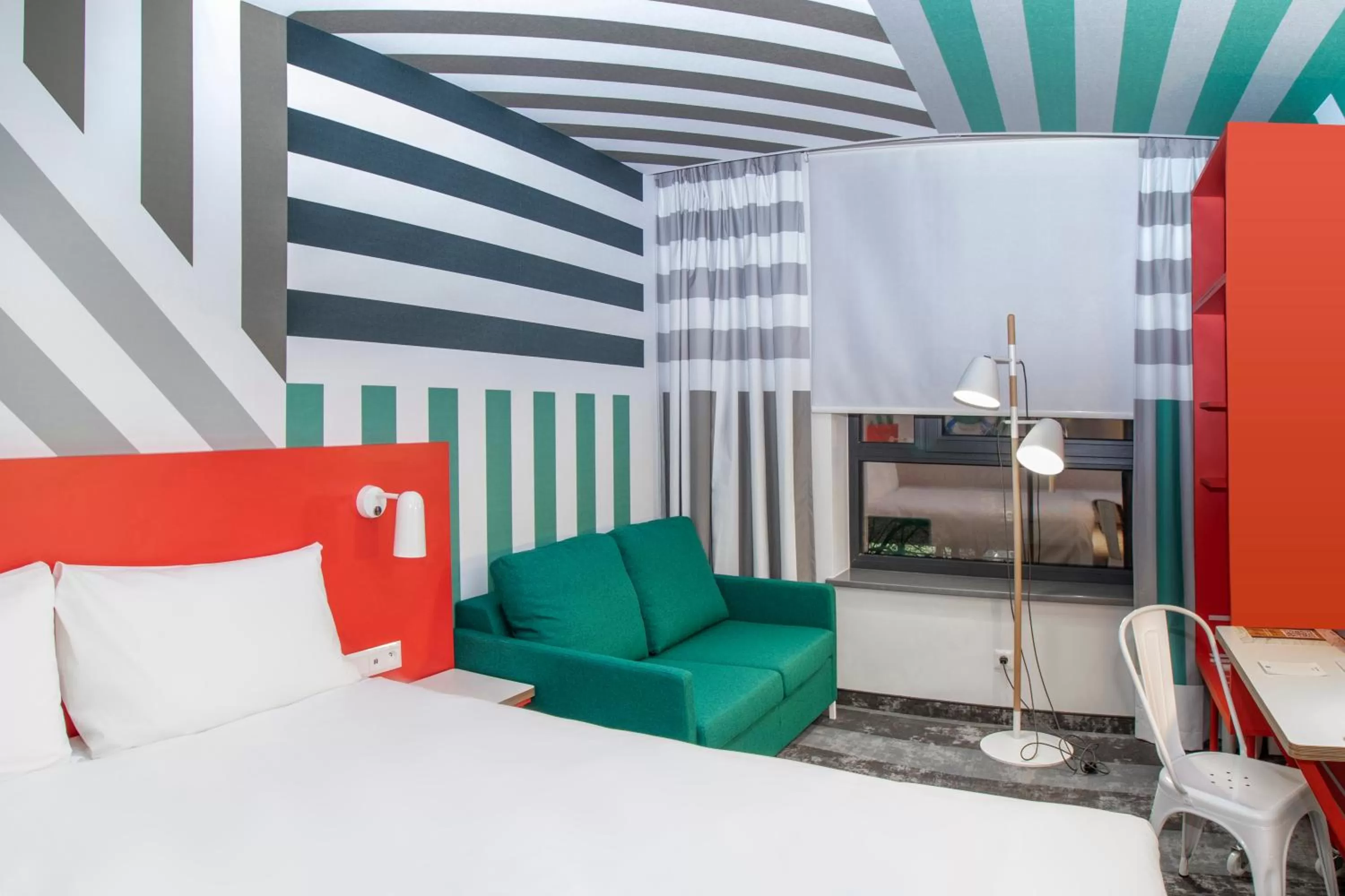 Superior Double Room with Sofa in ibis Styles Warszawa Centrum