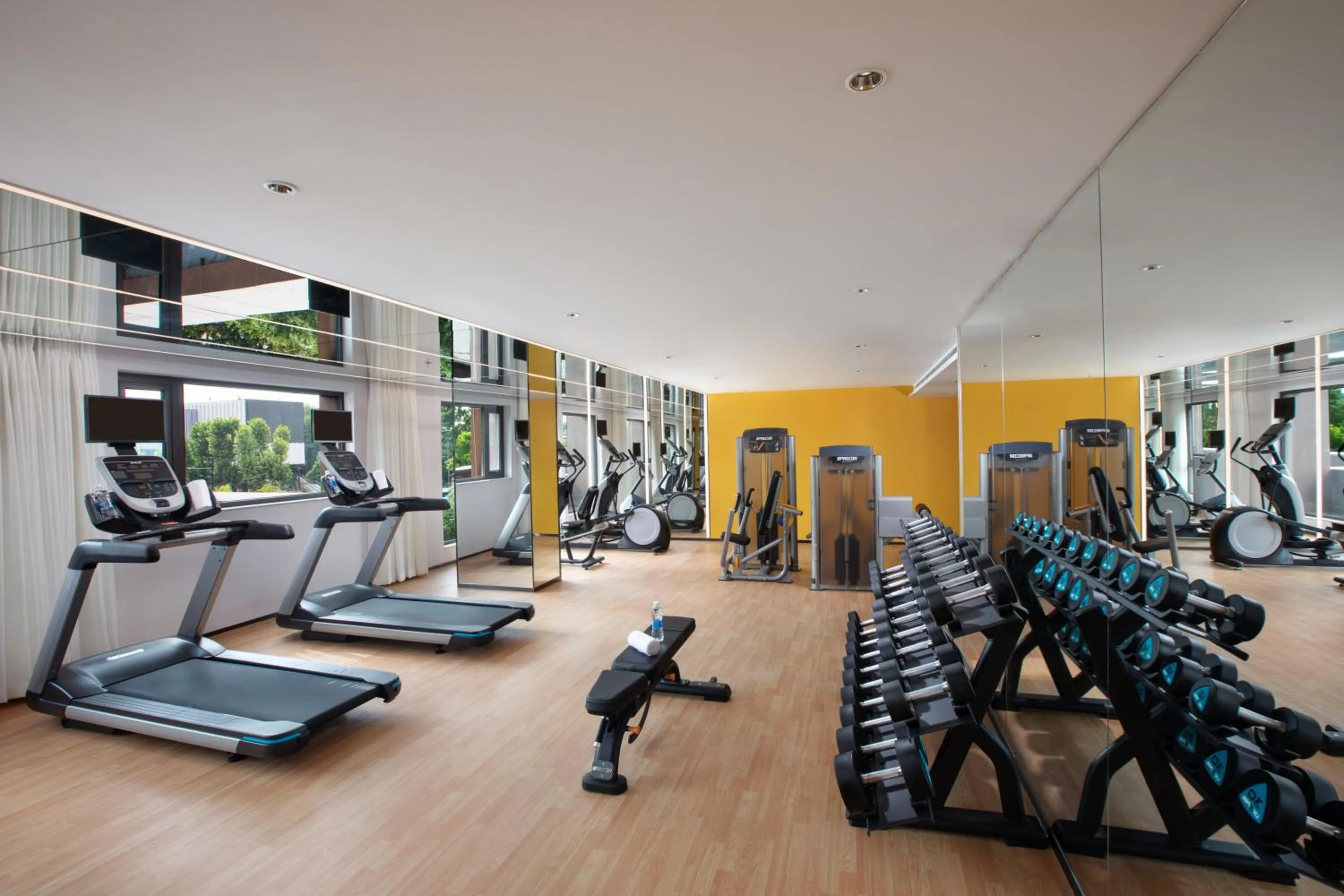 Fitness centre/facilities in voco Nanjing Oriental Pearl
