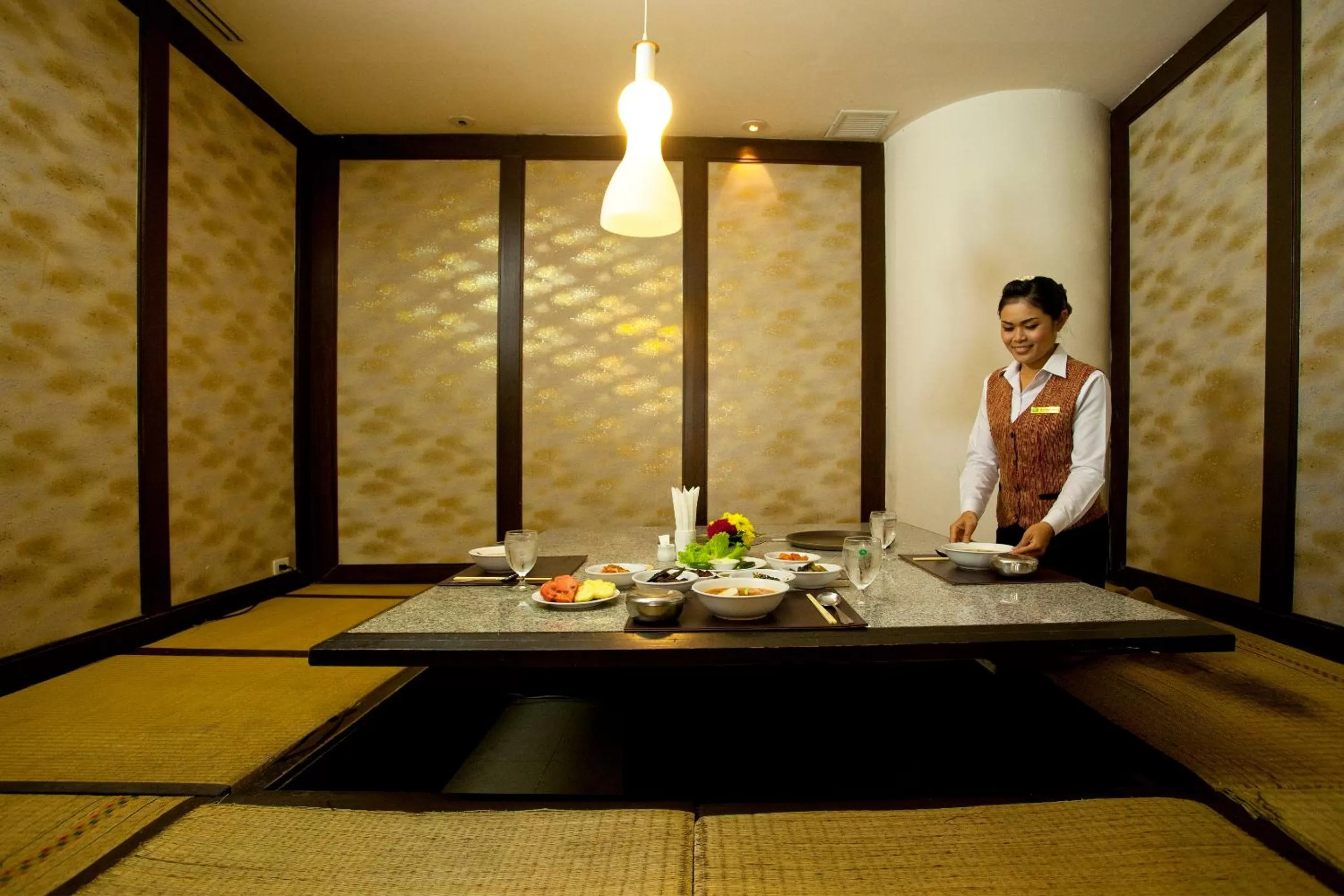 Staff in Jomtien Palm Beach Hotel and Resort