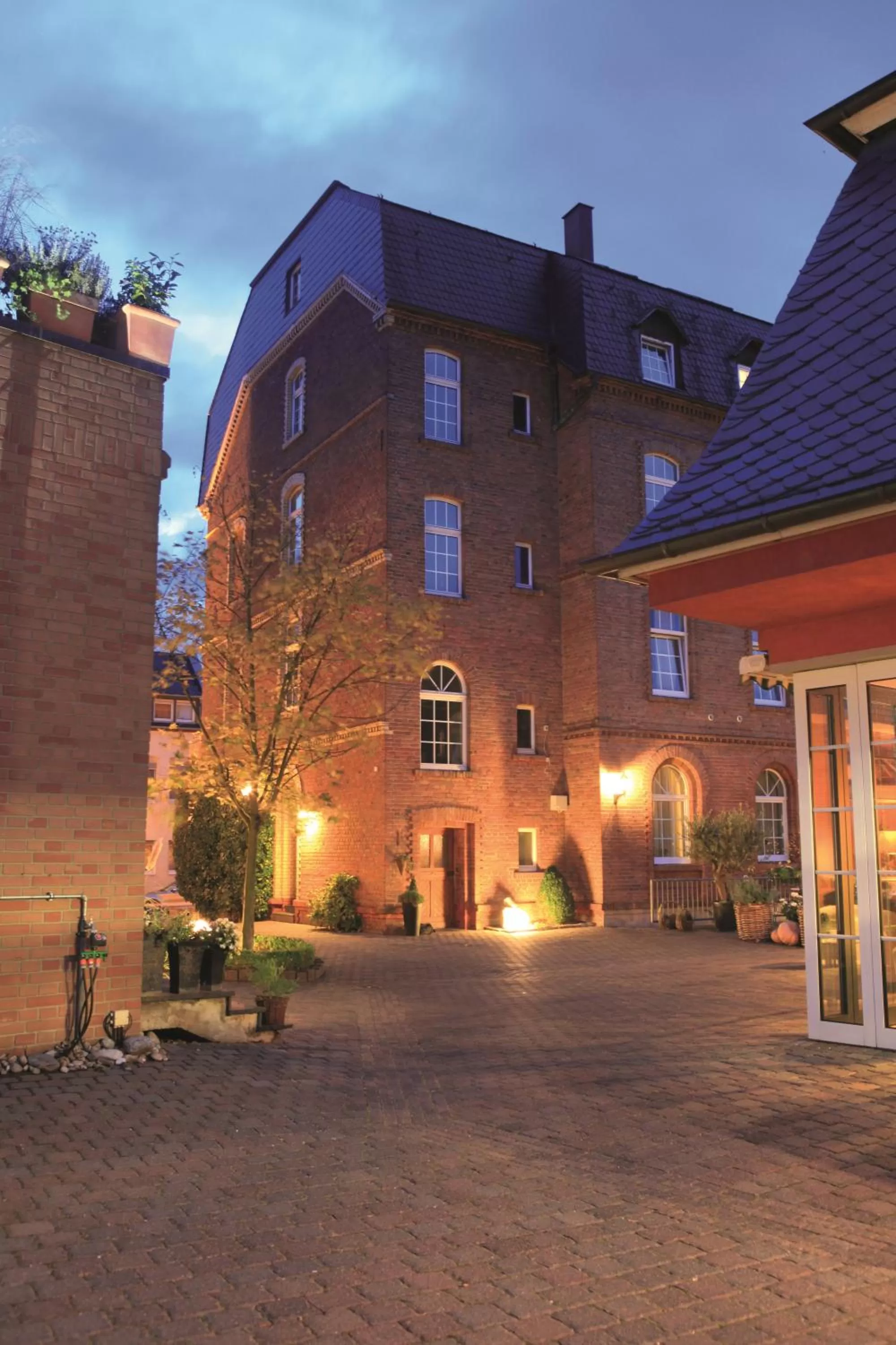 Facade/entrance in Hotel Stein - Schiller's Manufaktur