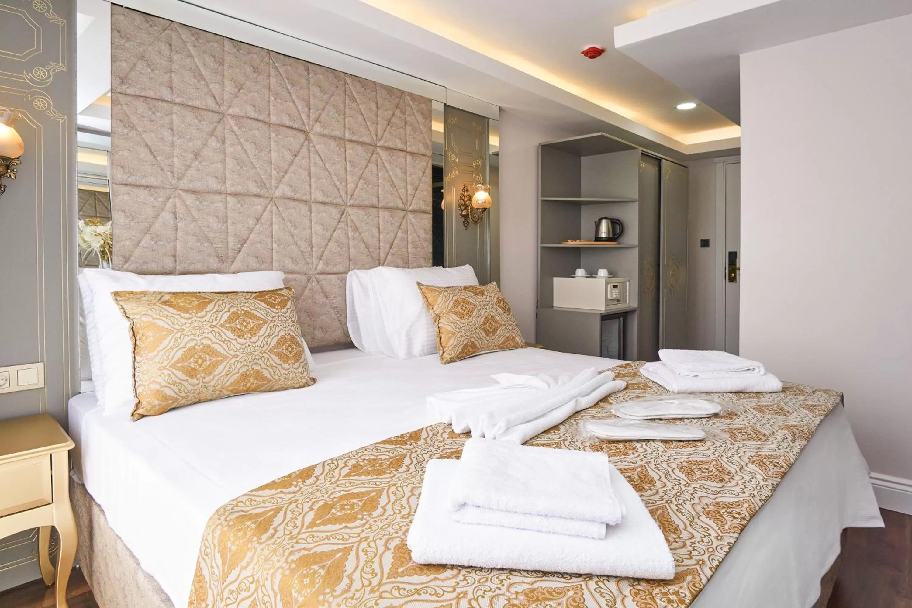 Photo of the whole room, Bed in Sultan Suleyman Palace Hotel & Spa