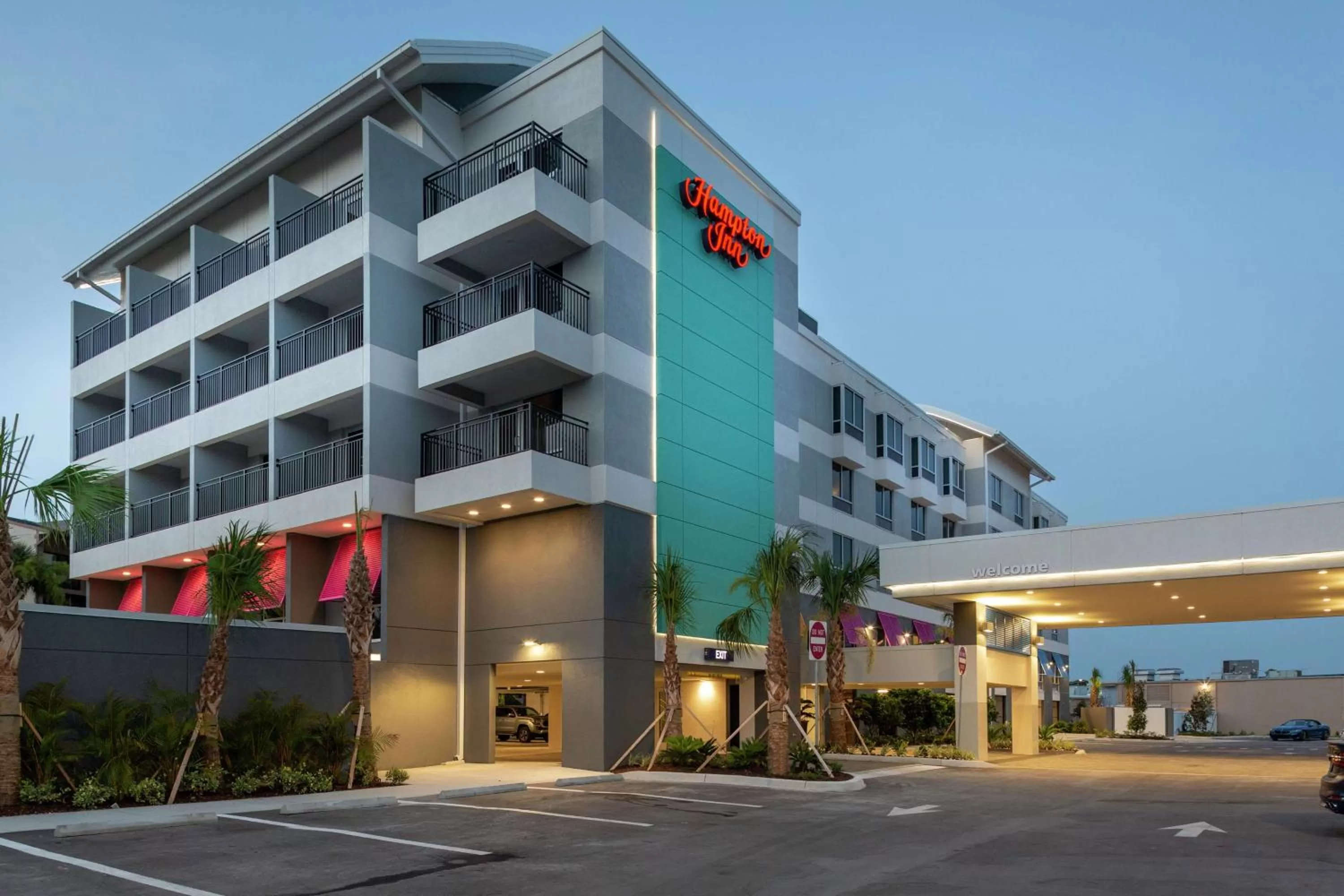 Property building in Hampton Inn Dunedin, Fl