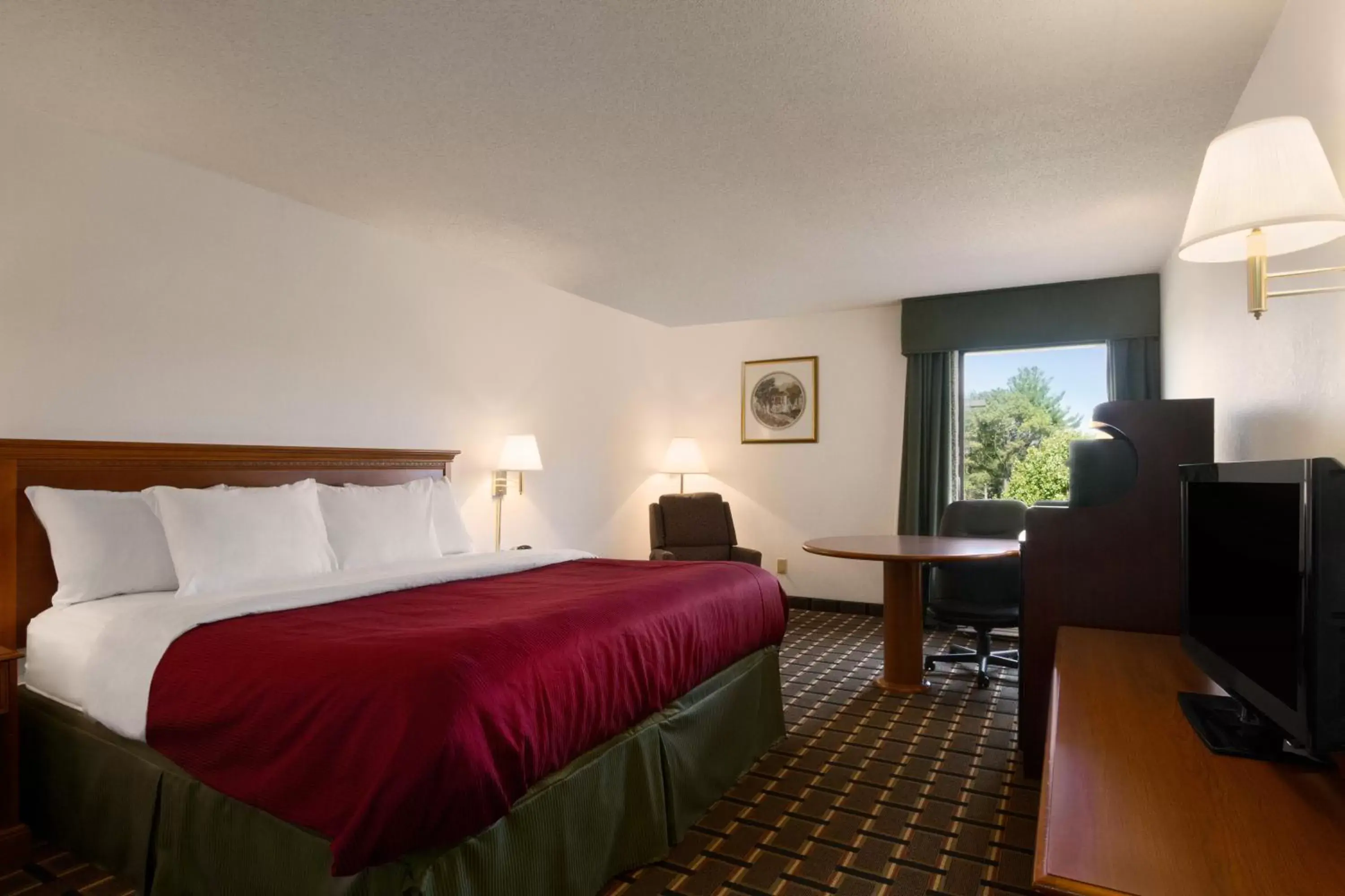 Two-Bedroom King Suite - Non-Smoking in Baymont by Wyndham Crossville Two-Bedroom King Suite - Non-Smoking in Baymont by Wyndham Crossville