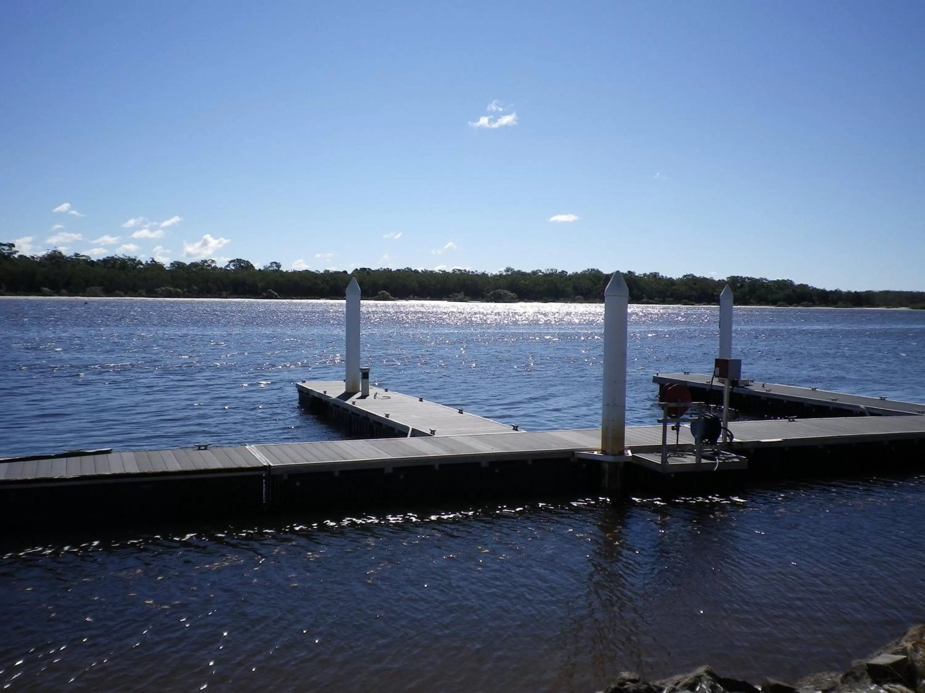 Area and facilities in Tin Can Bay's Sleepy Lagoon Motel