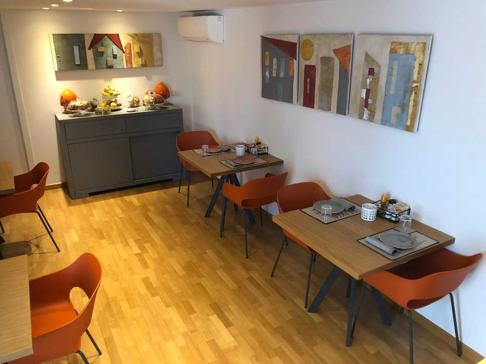 Food in 200 ROOMS & TERRACE