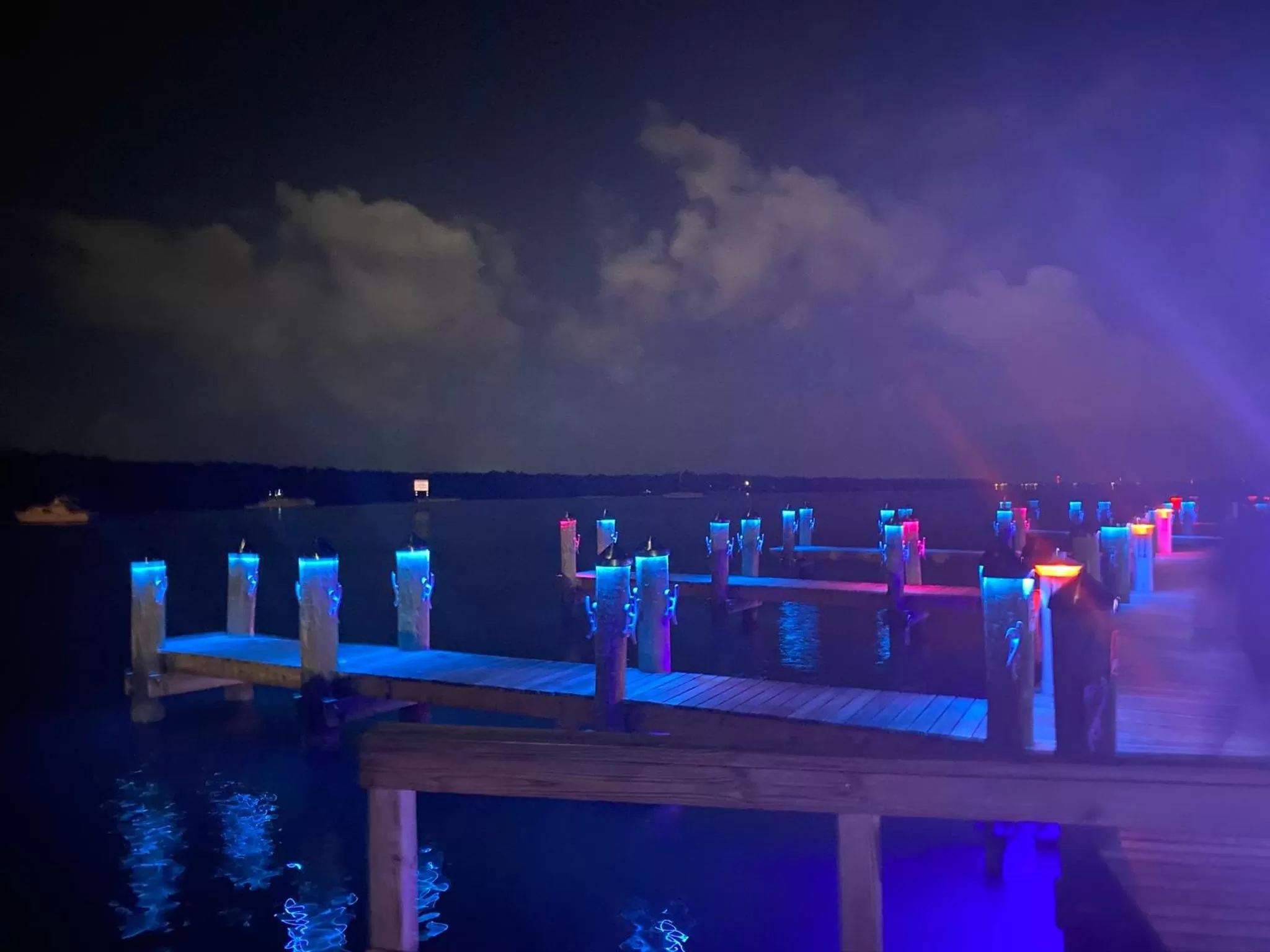 Night in Gilbert's Resort & Marina