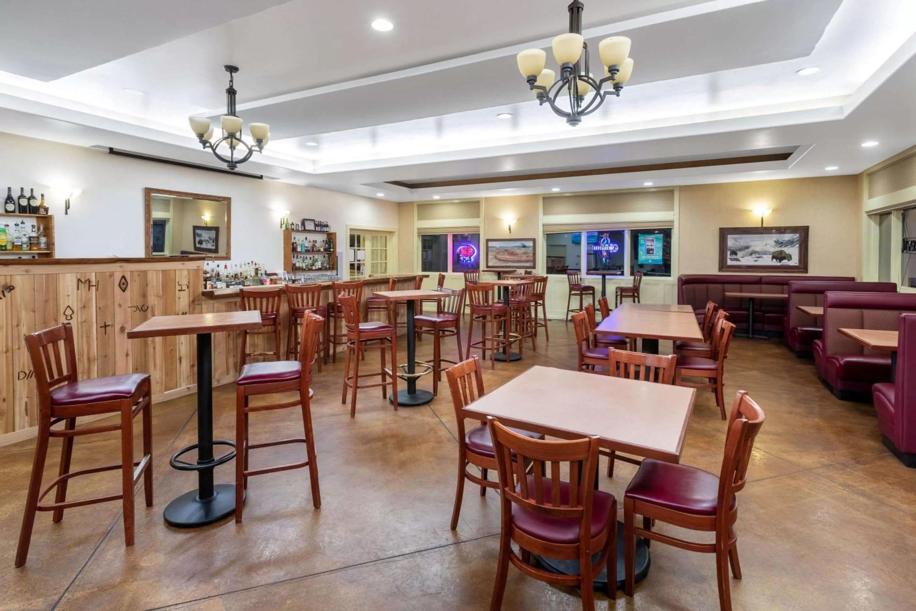 Lounge or bar in Inn at Lander, Travelodge by Wyndham