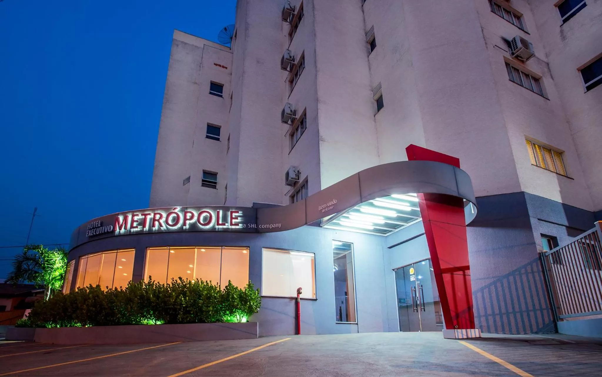 Facade/entrance in Hotel Metrópole Paulínia