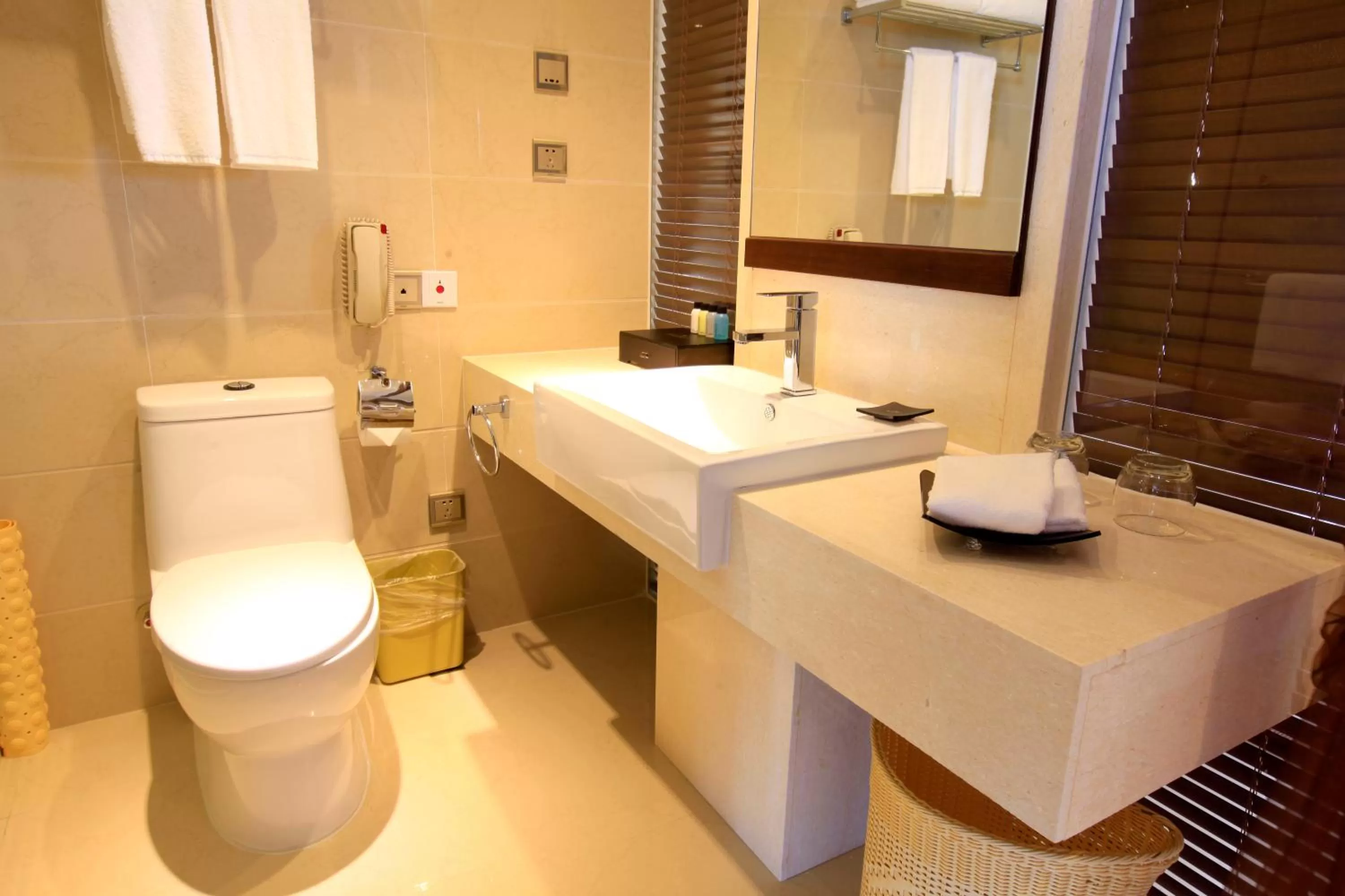 Toilet in Barry Boutique Hotel Sanya