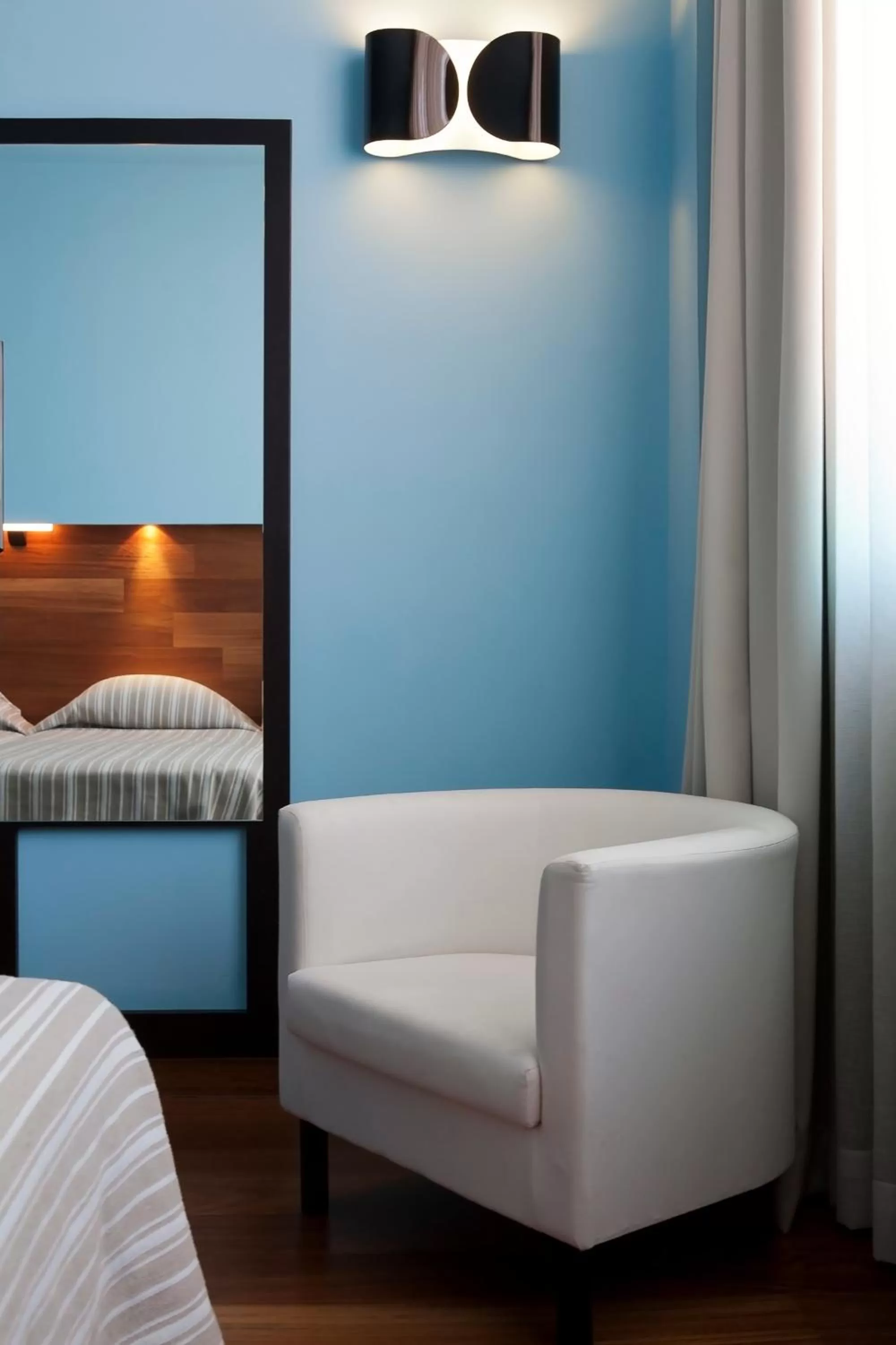 Seating area, Bed in Athens Center Square Hotel