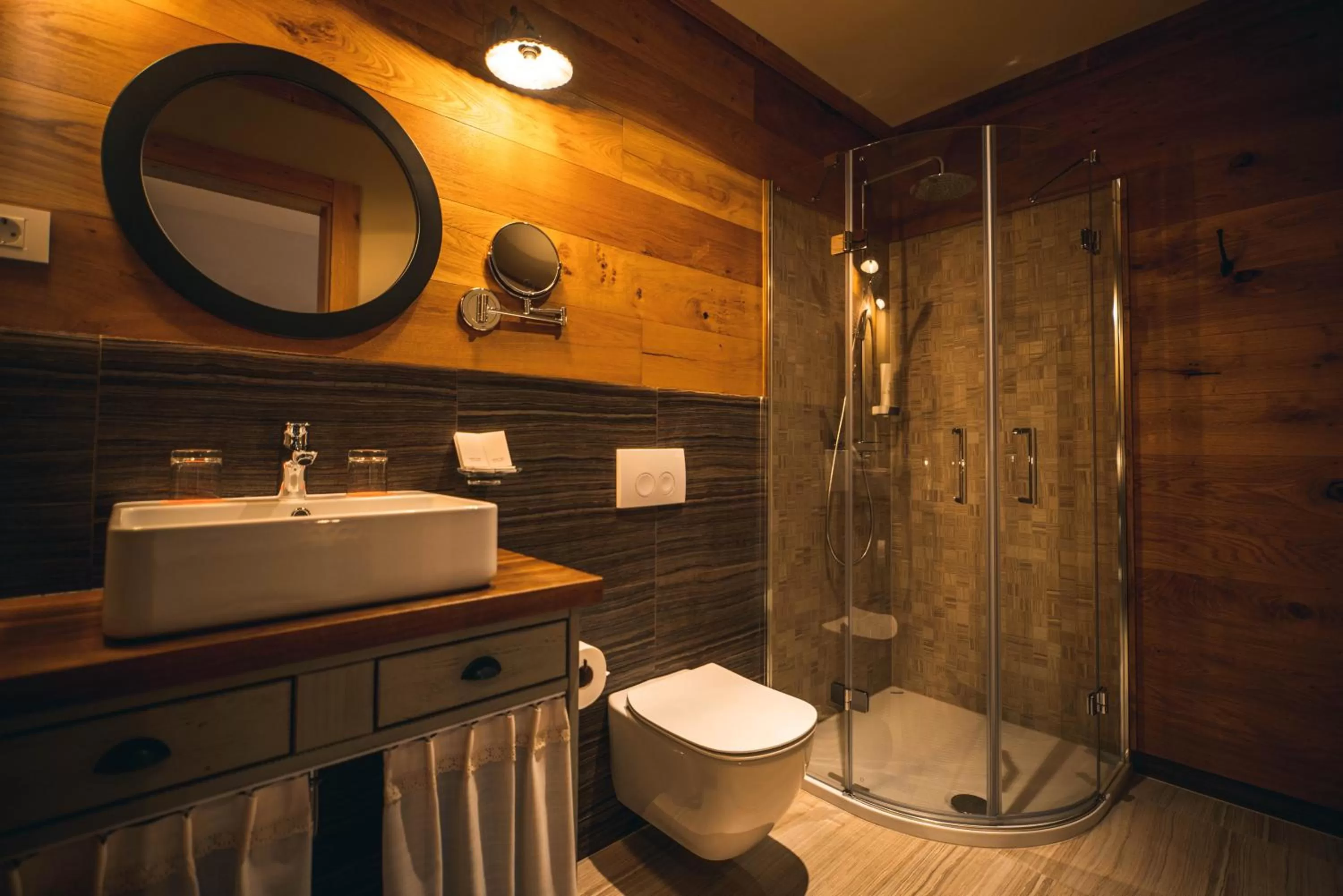 Shower in Hotel Zamorc