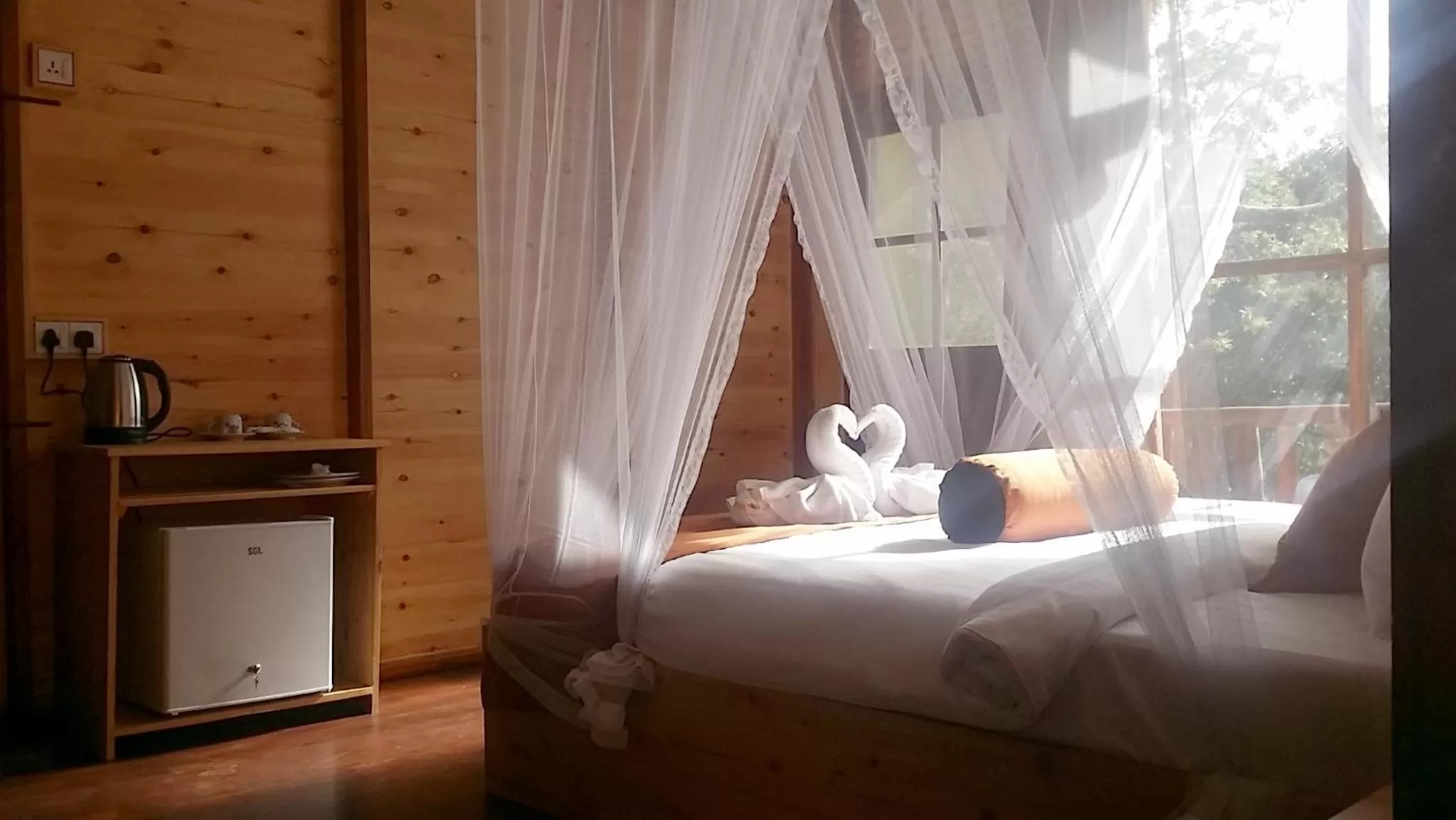 Bedroom, Bed in Saffron Eco Cottage