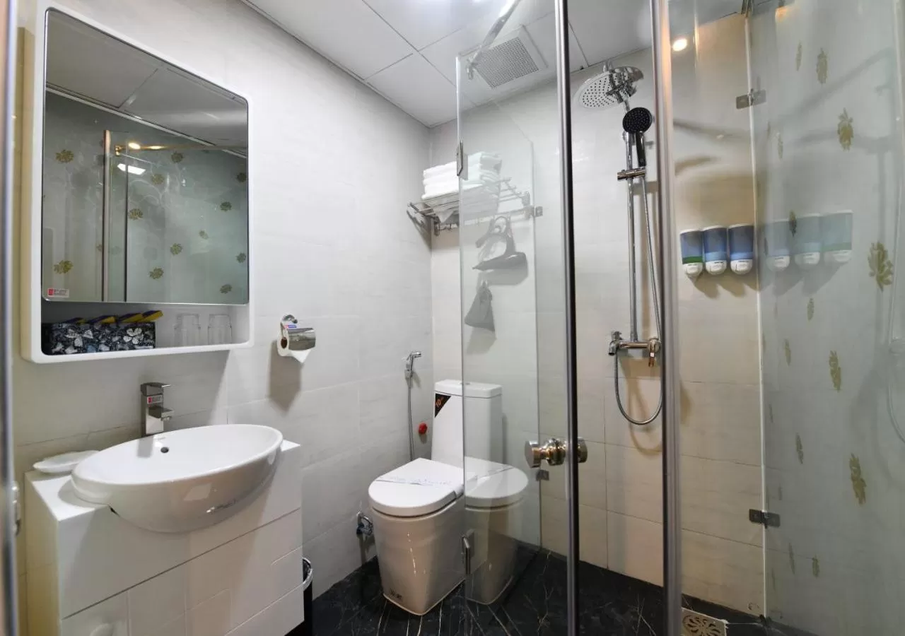 Bathroom in Bella Rosa Trendy Hotel & Spa