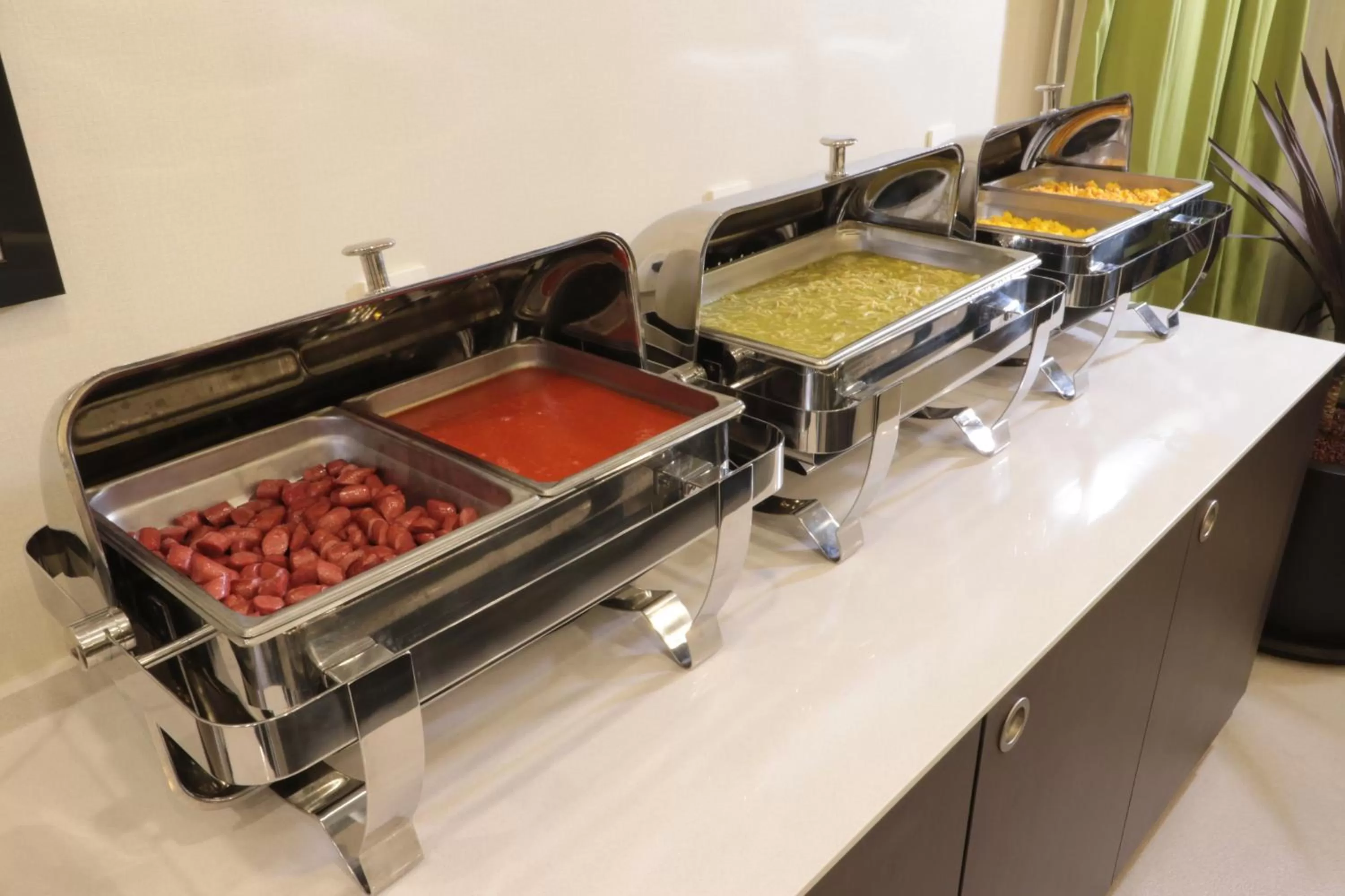 Restaurant/places to eat in Staybridge Suites San Luis Potosi by IHG