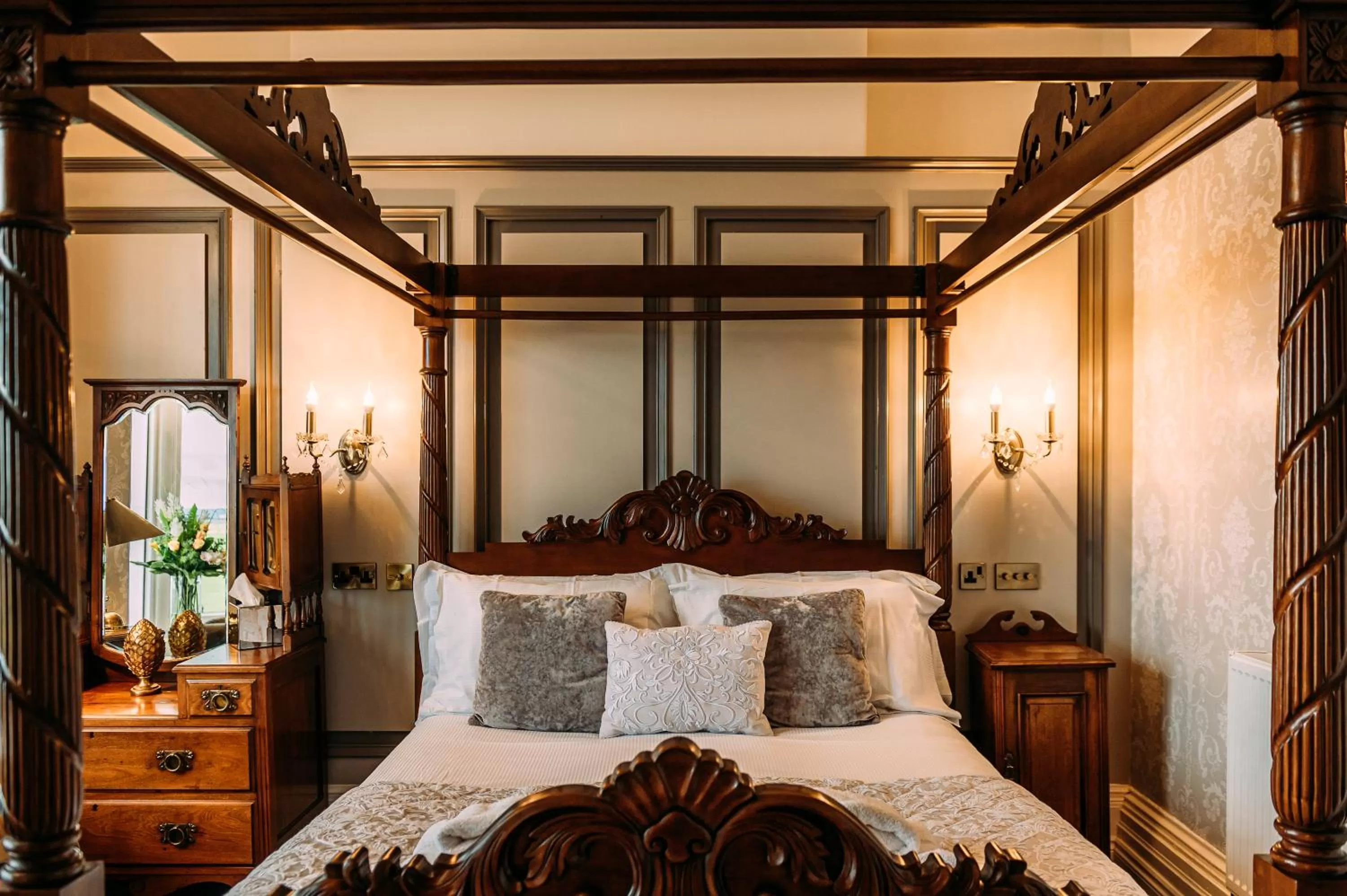 Bed in The Queens Hotel