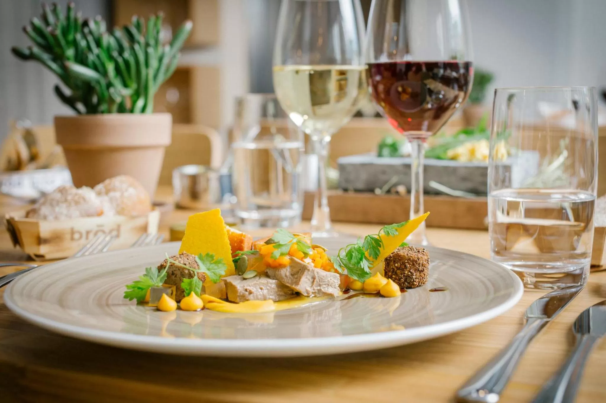 Restaurant/places to eat in Hotel Indigo Helsinki-Boulevard by IHG