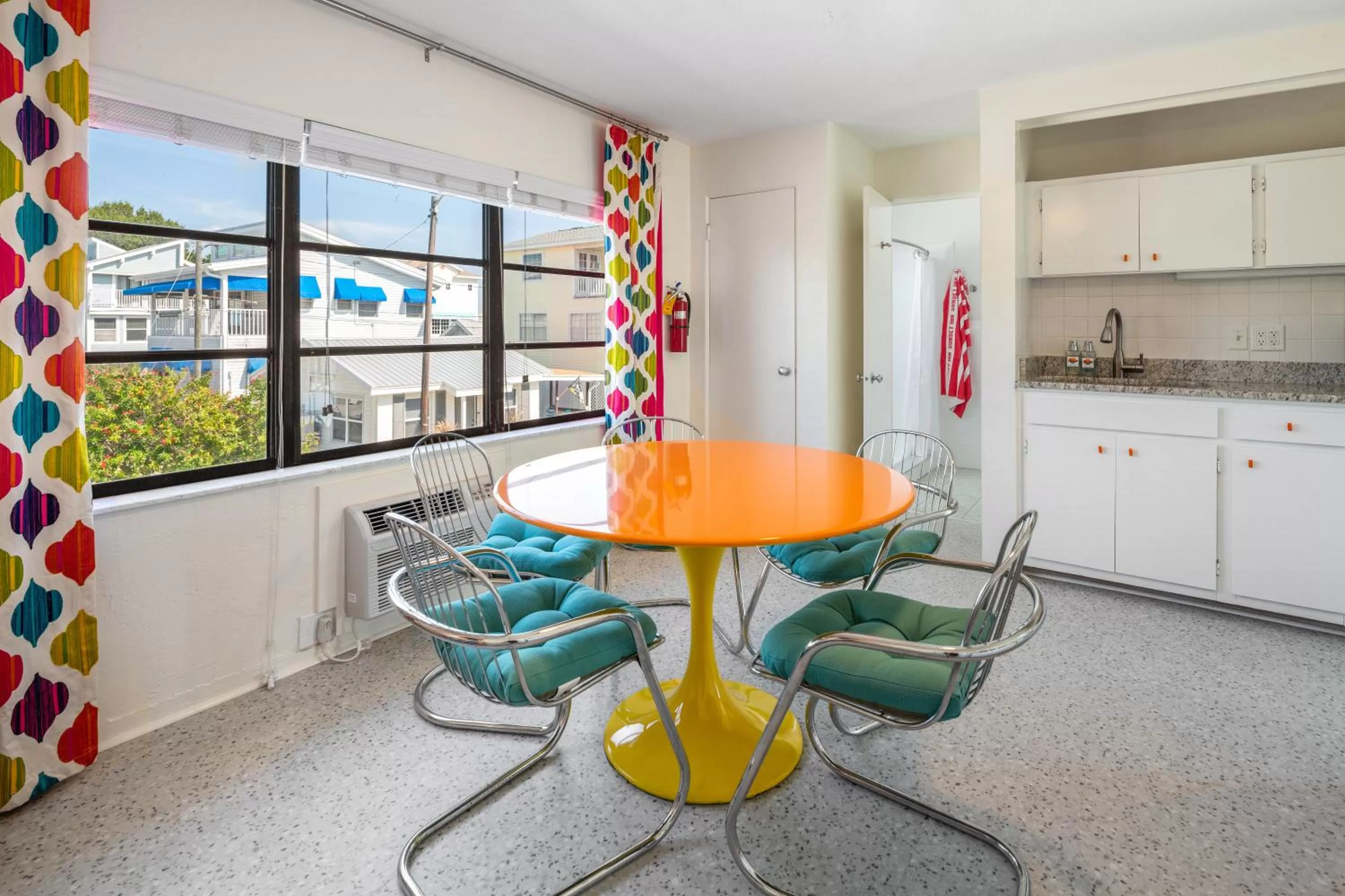 Living room in Sunset Inn and Cottages