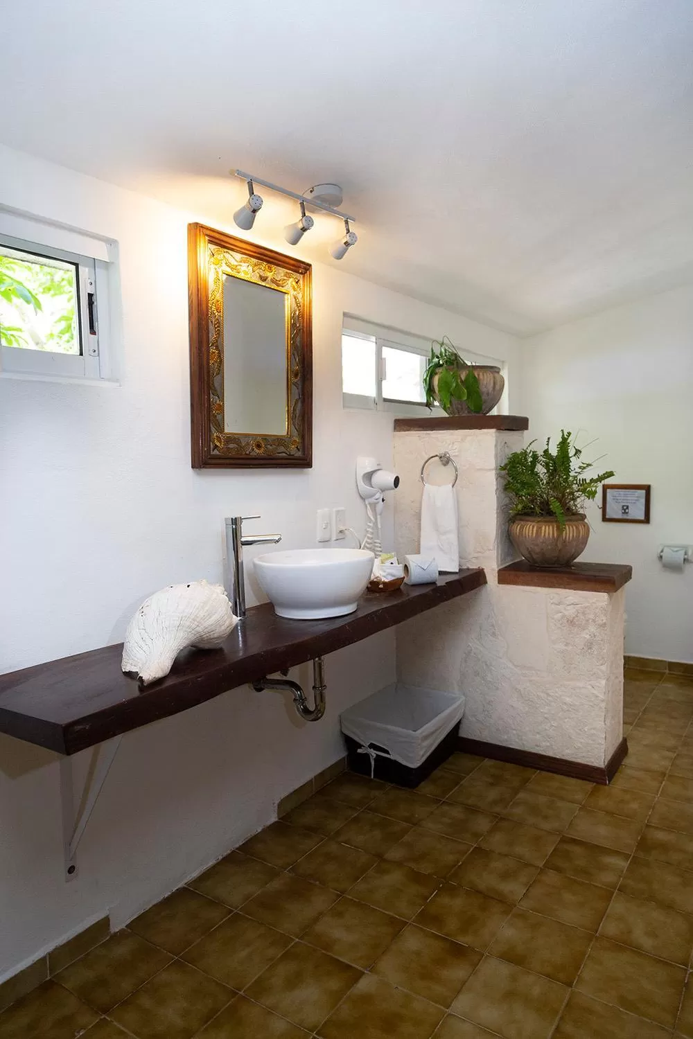 Bathroom in Hotel Amar Inn