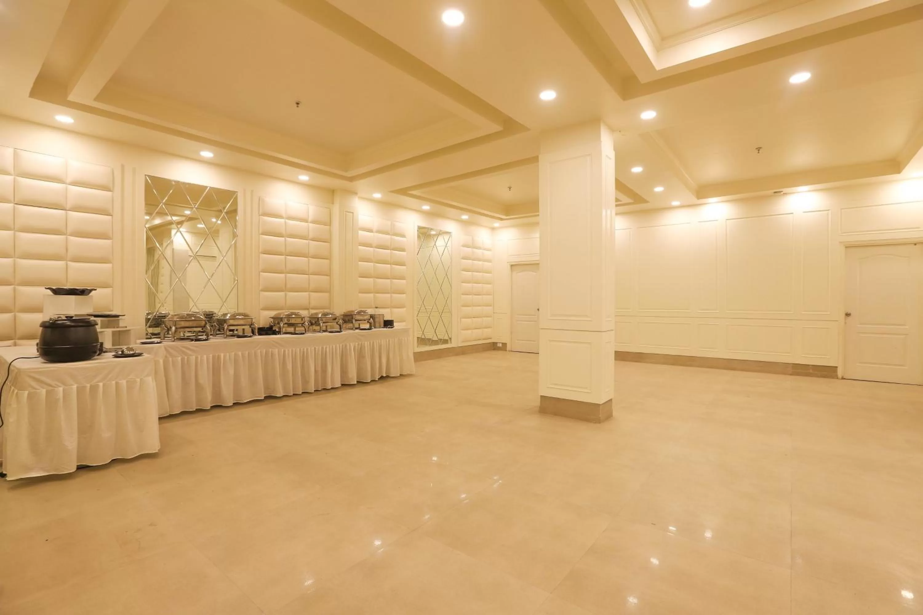 Banquet/Function facilities in Hotel Magenta-City Center Bani Park Jaipur