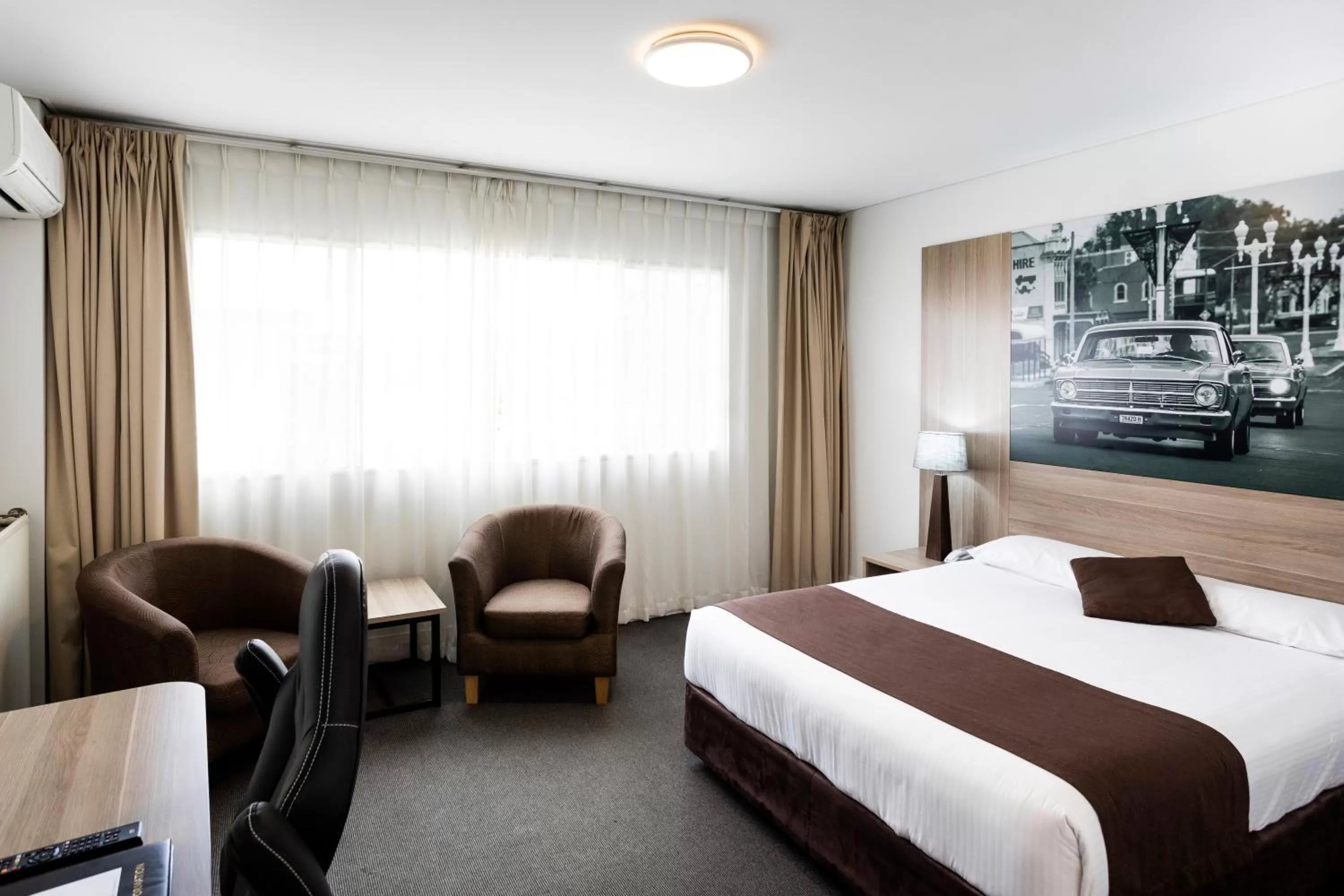 Seating area in Mantra Bathurst