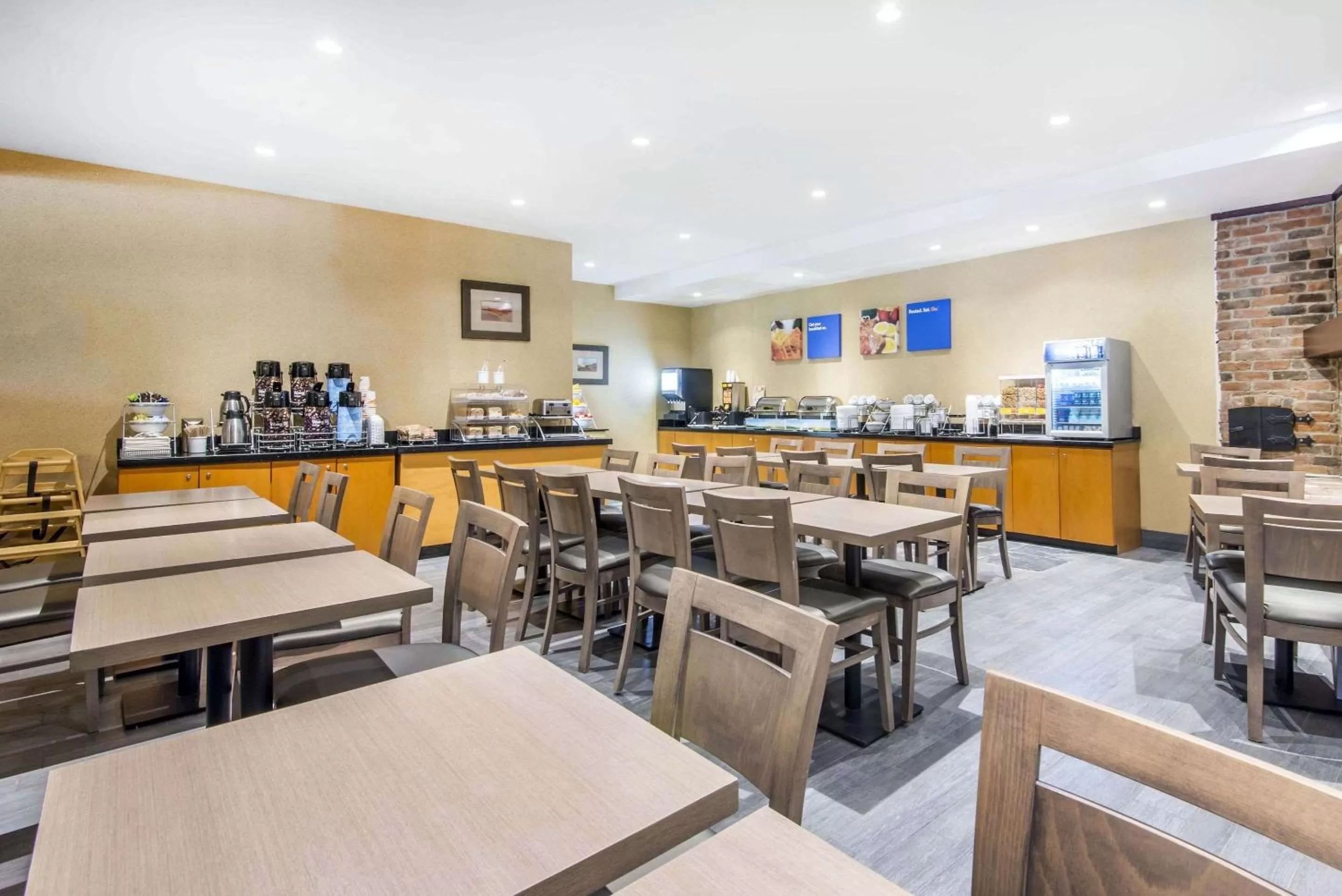 Restaurant/places to eat in Comfort Inn & Suites