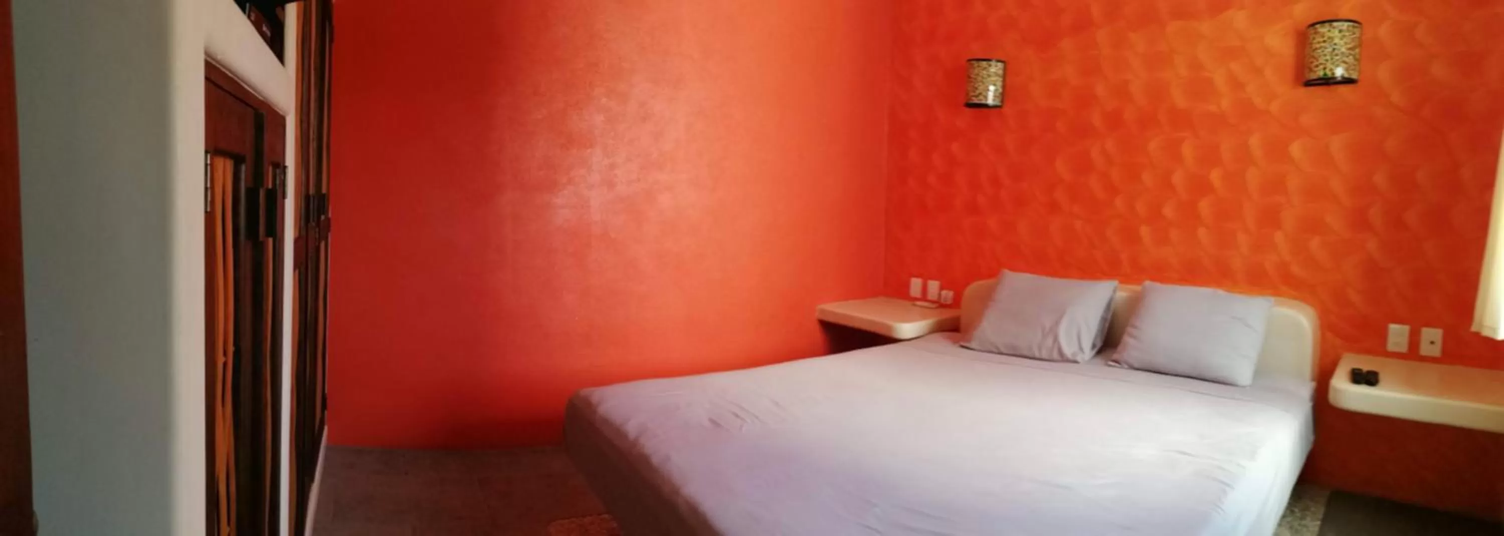 Bed in Ceiba Studios