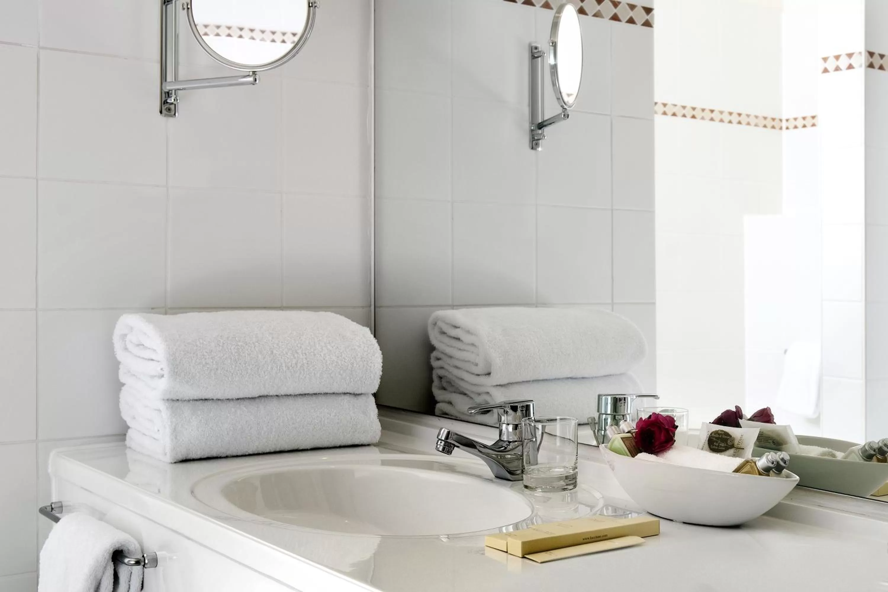 Bathroom in Hotel Elbflorenz Dresden