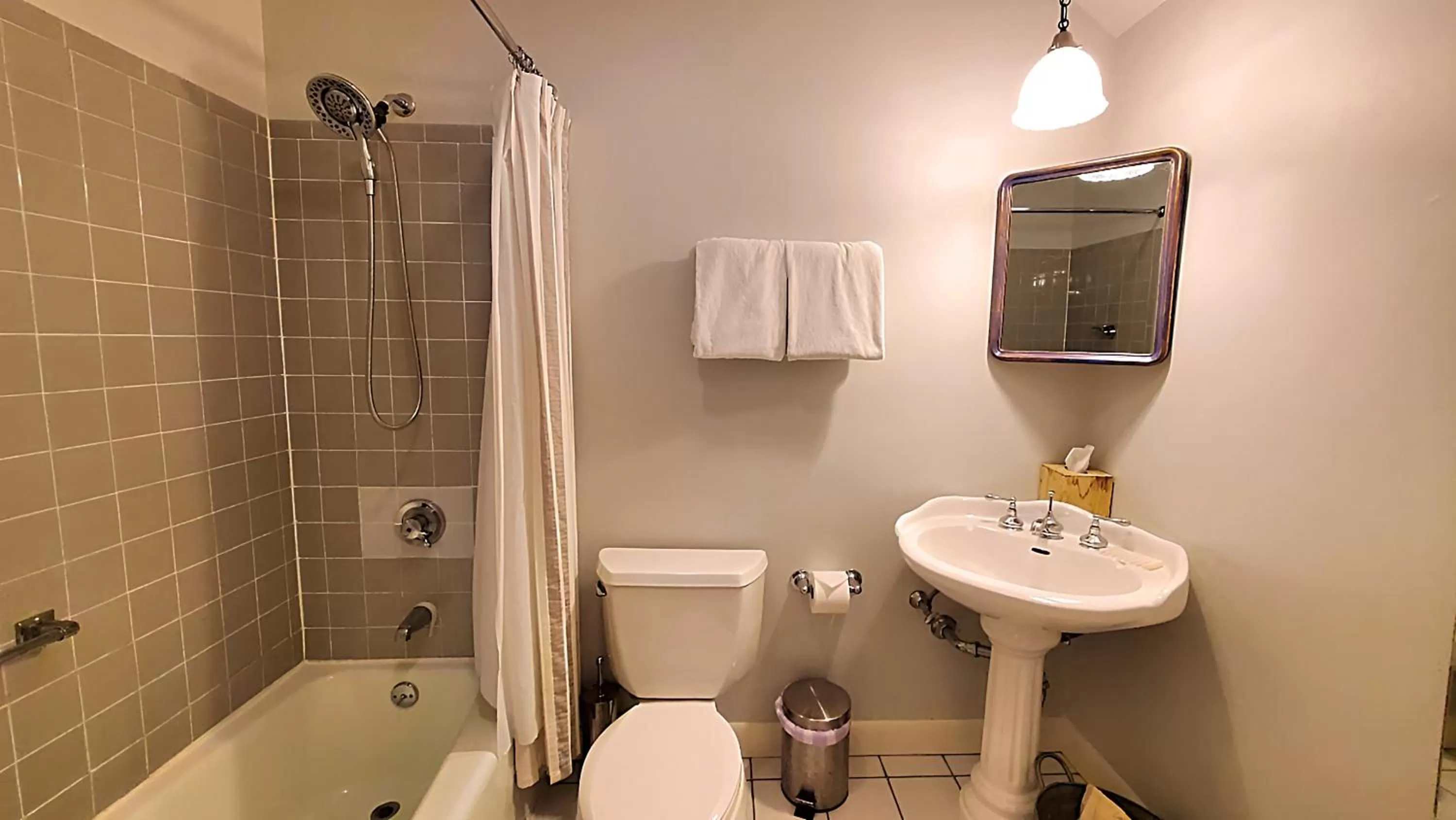 Bathroom in Four Columns Inn