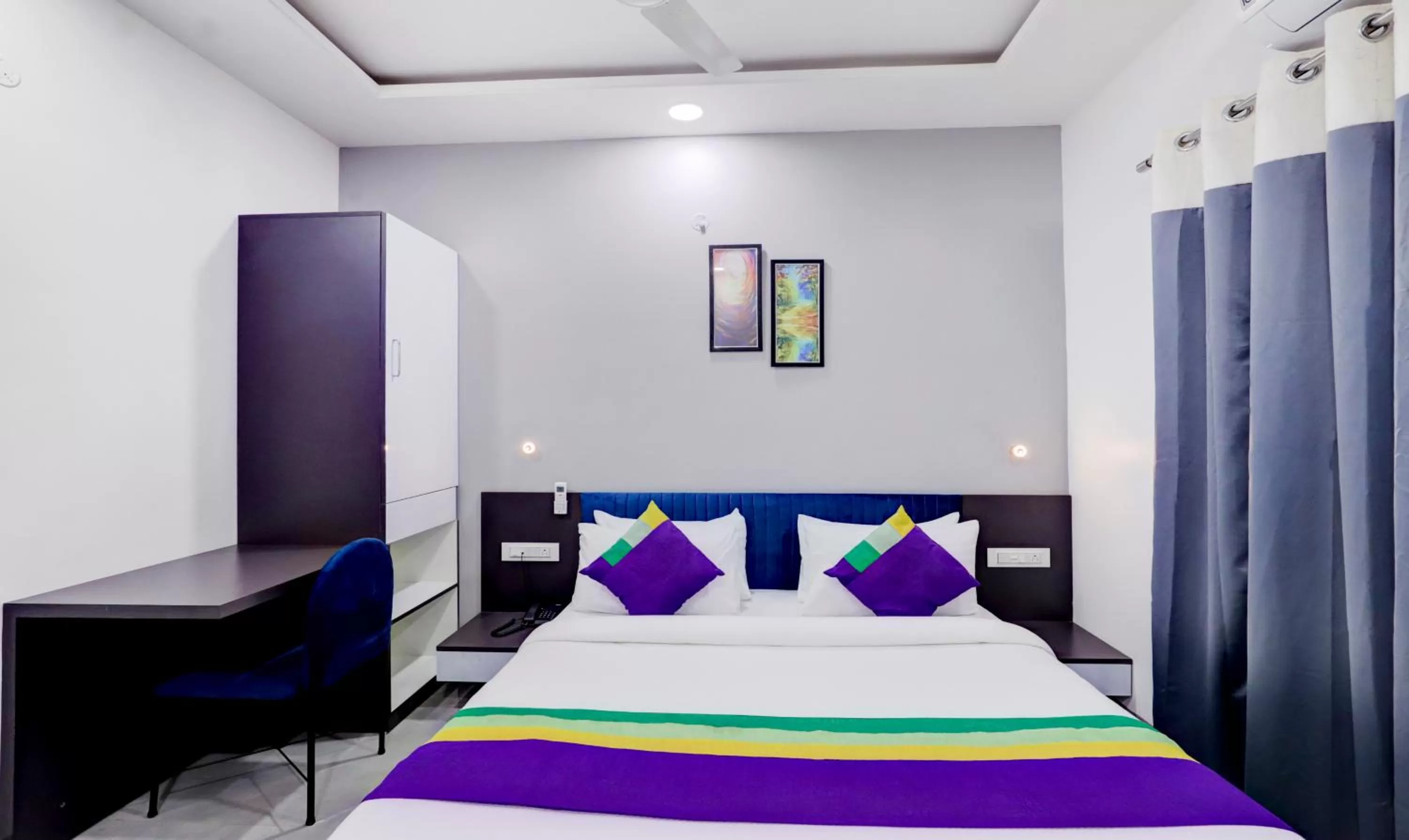 Bed in Treebo Trend Finesta Suites Wardha Road