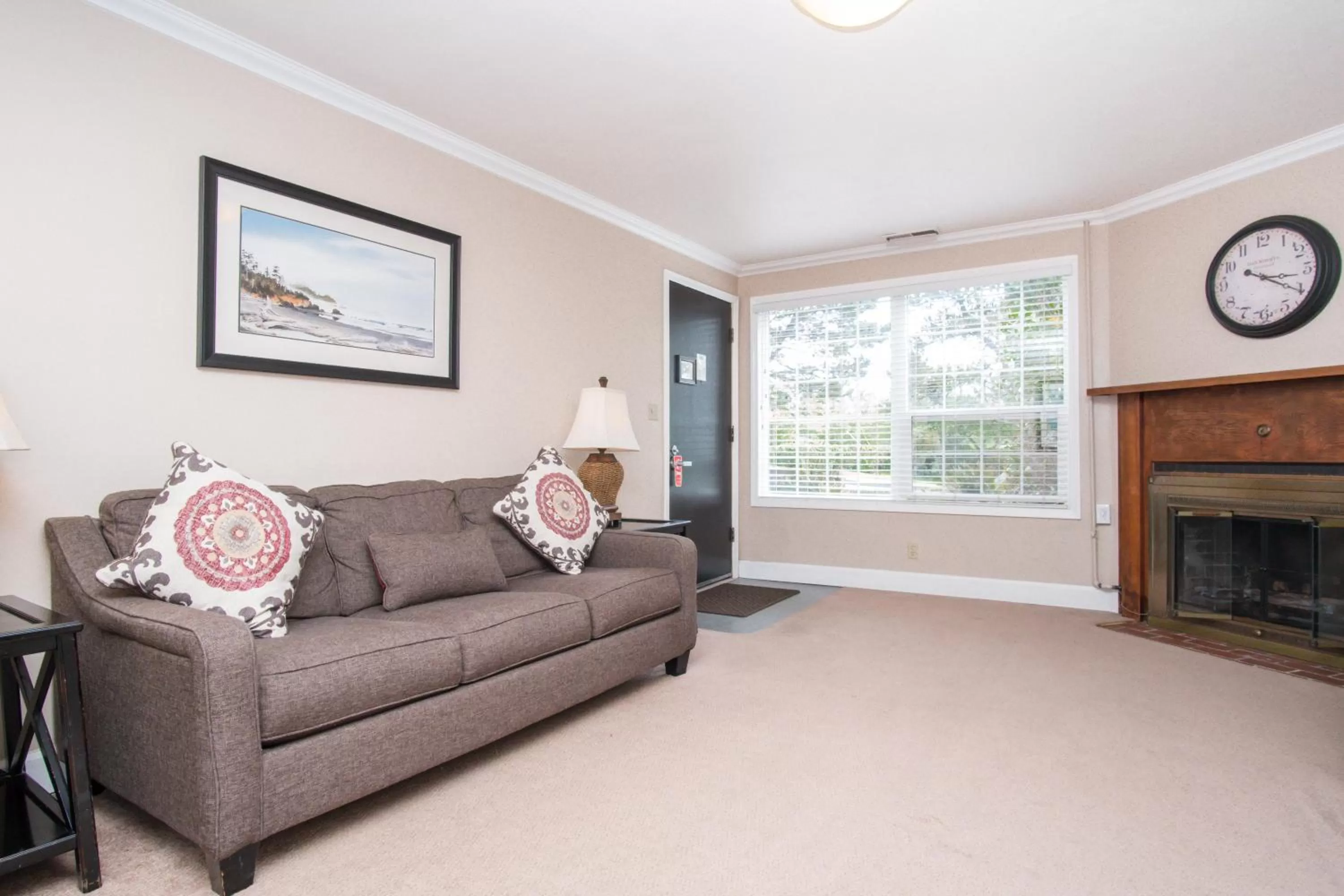Seating Area in Ecola Creek Lodge