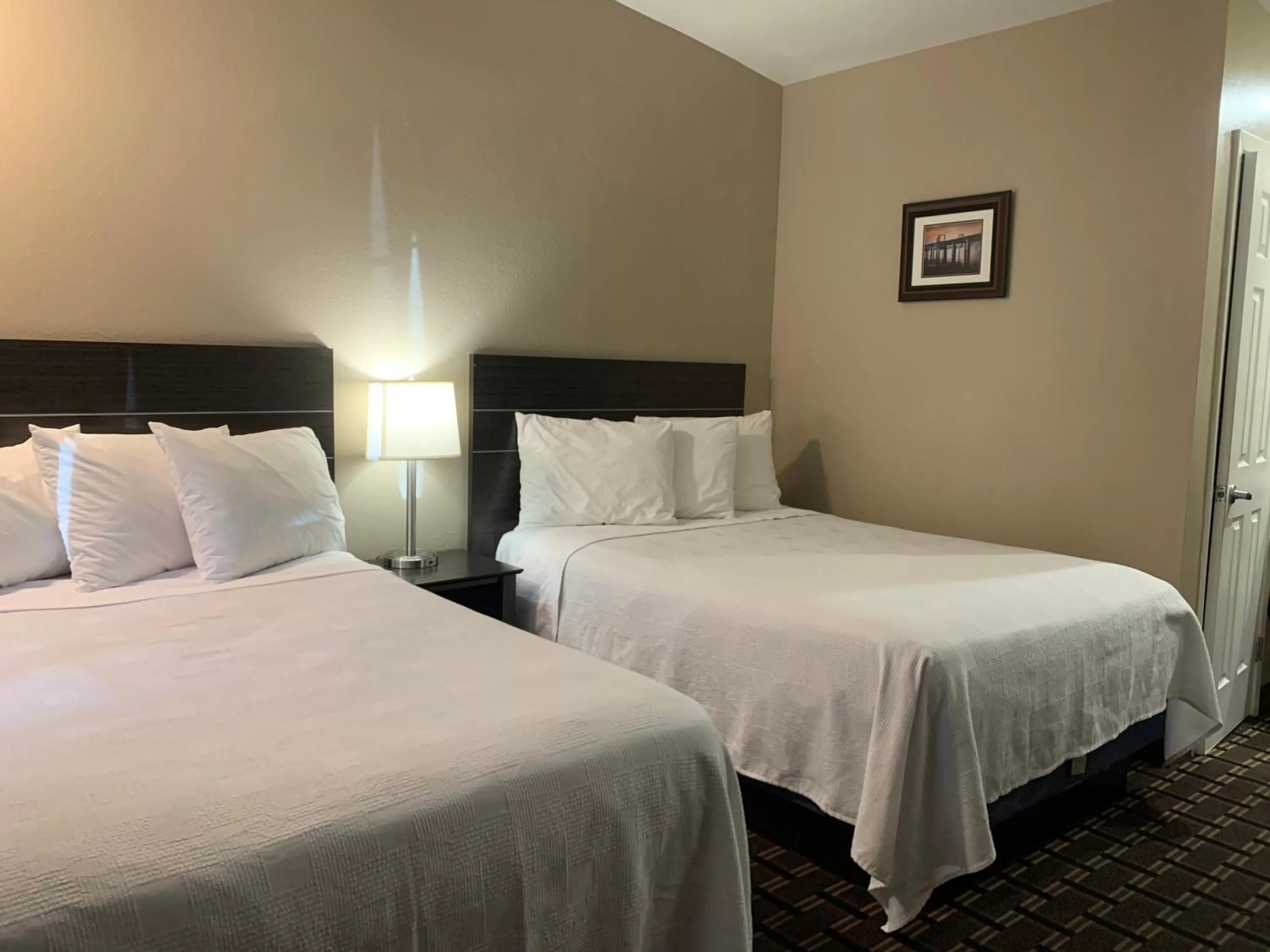 Bedroom, Bed in Black Jack Inn