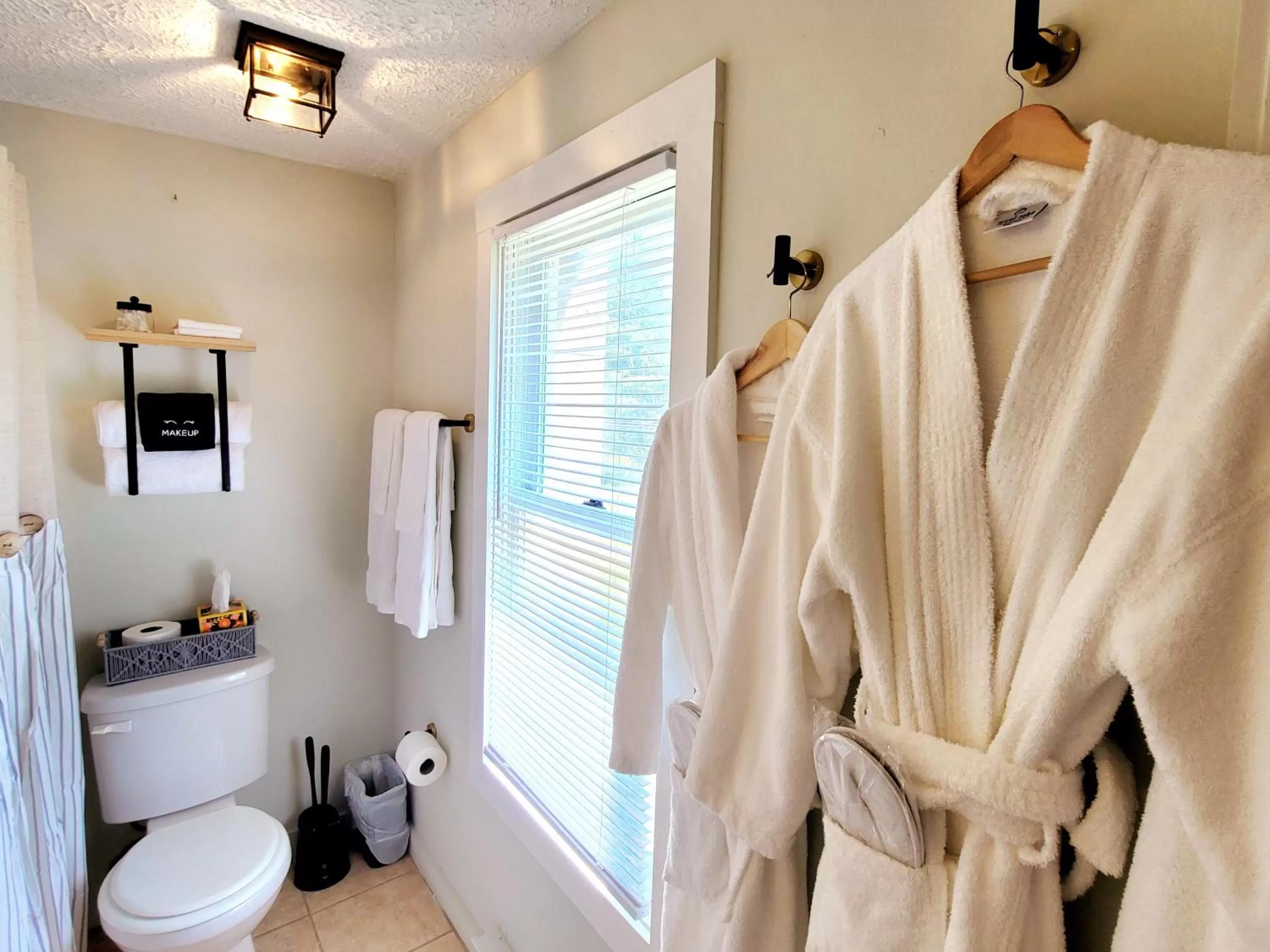 Shower, Bathroom in Pump House Inn & Spa
