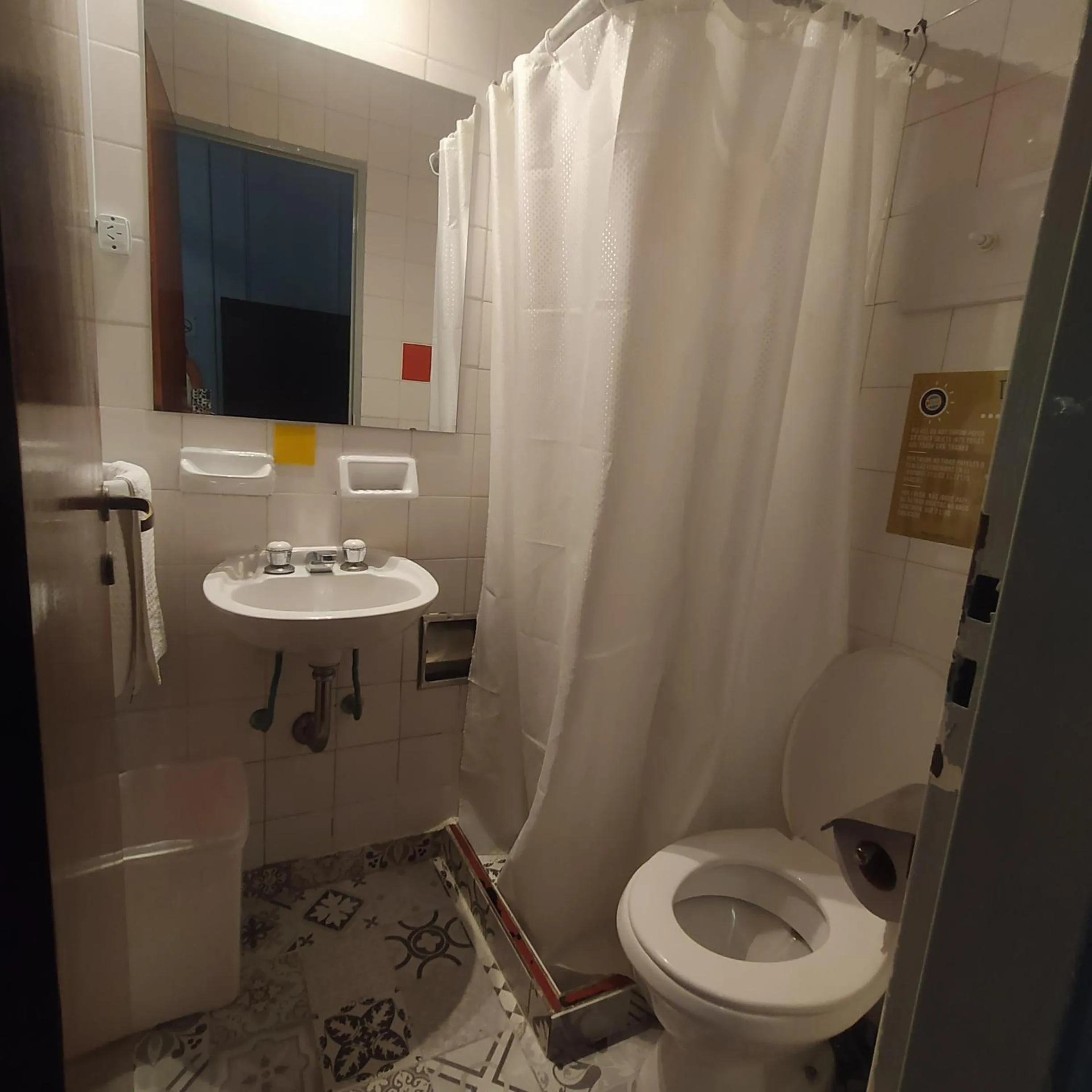 Bathroom in Play Hostel Arcos