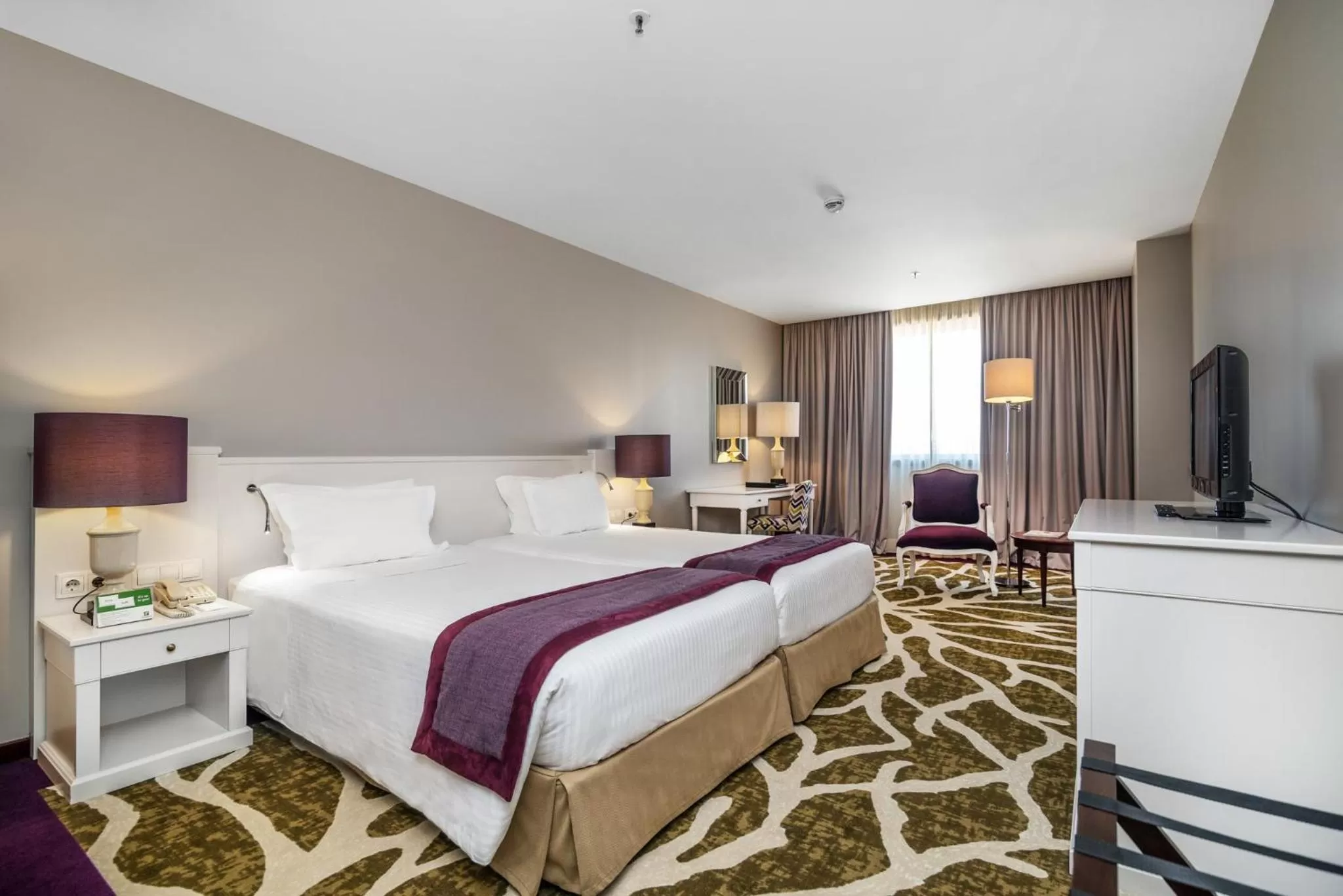 Photo of the whole room, Bed in Holiday Inn Porto Gaia by IHG