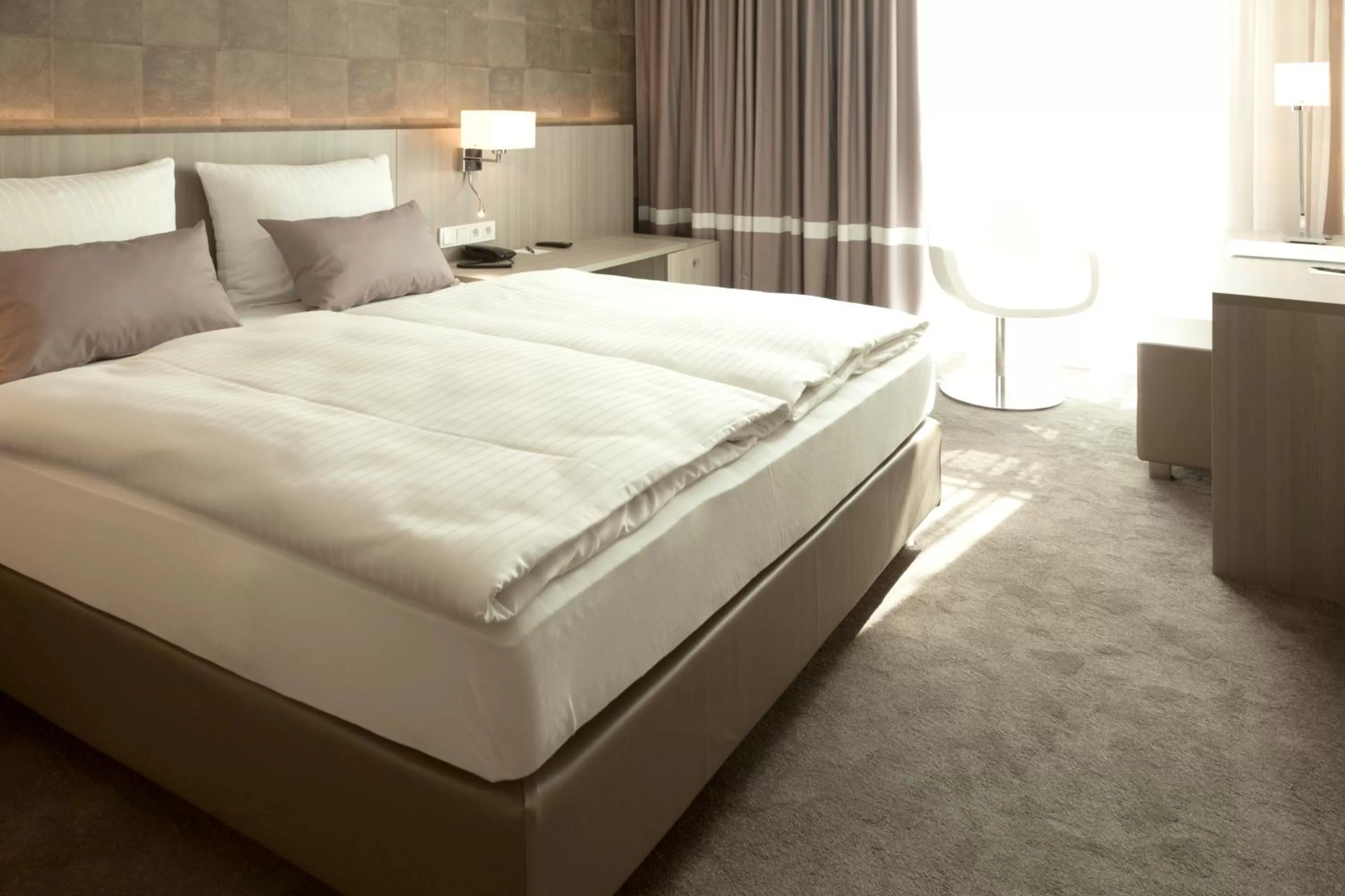 Photo of the whole room, Bed in relexa hotel München