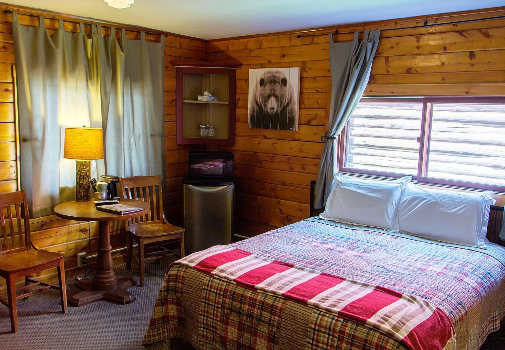 High Country Motel and Cabins