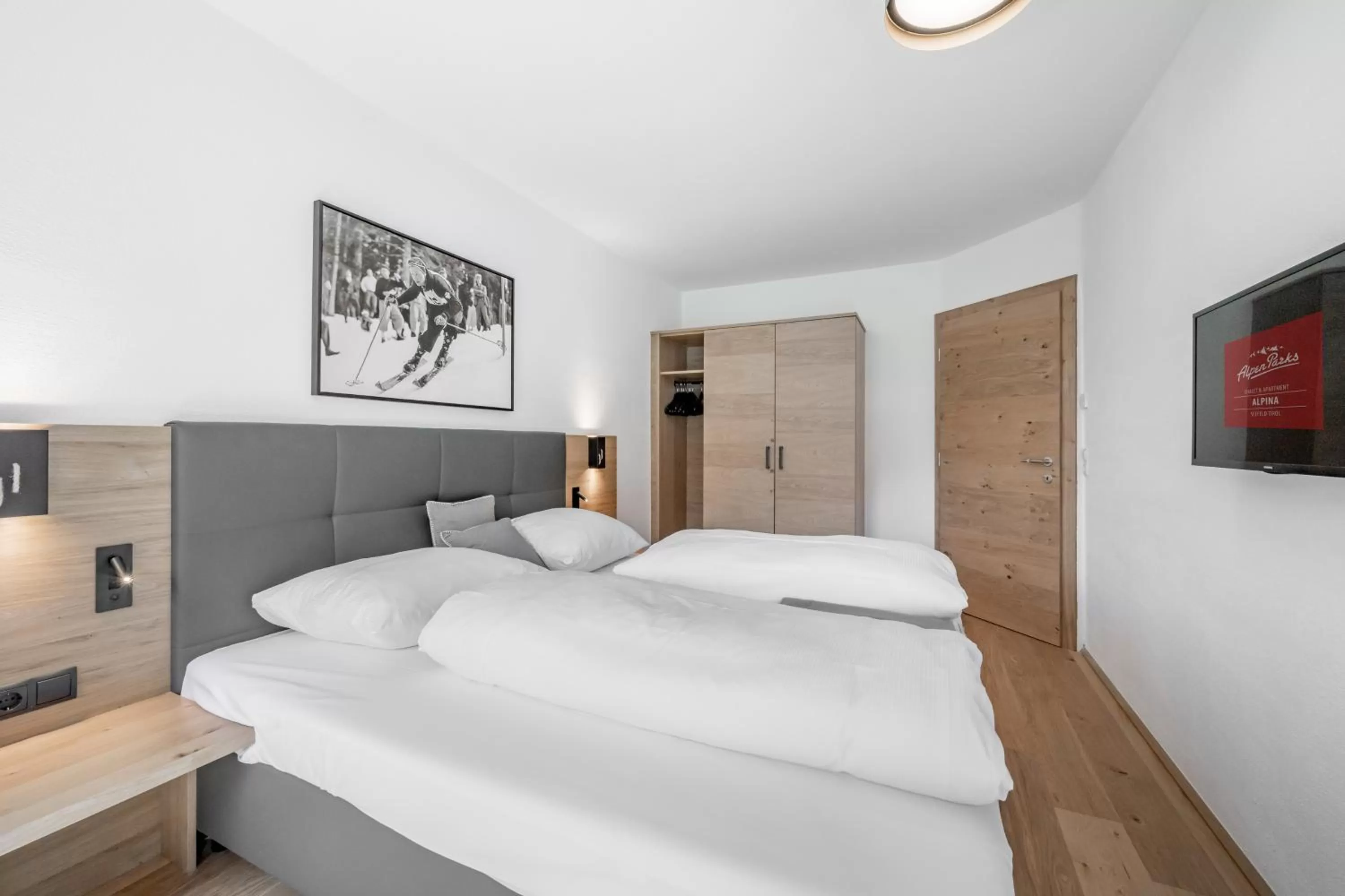 TV and multimedia, Bed in AlpenParks Chalet & Apartment Alpina Seefeld
