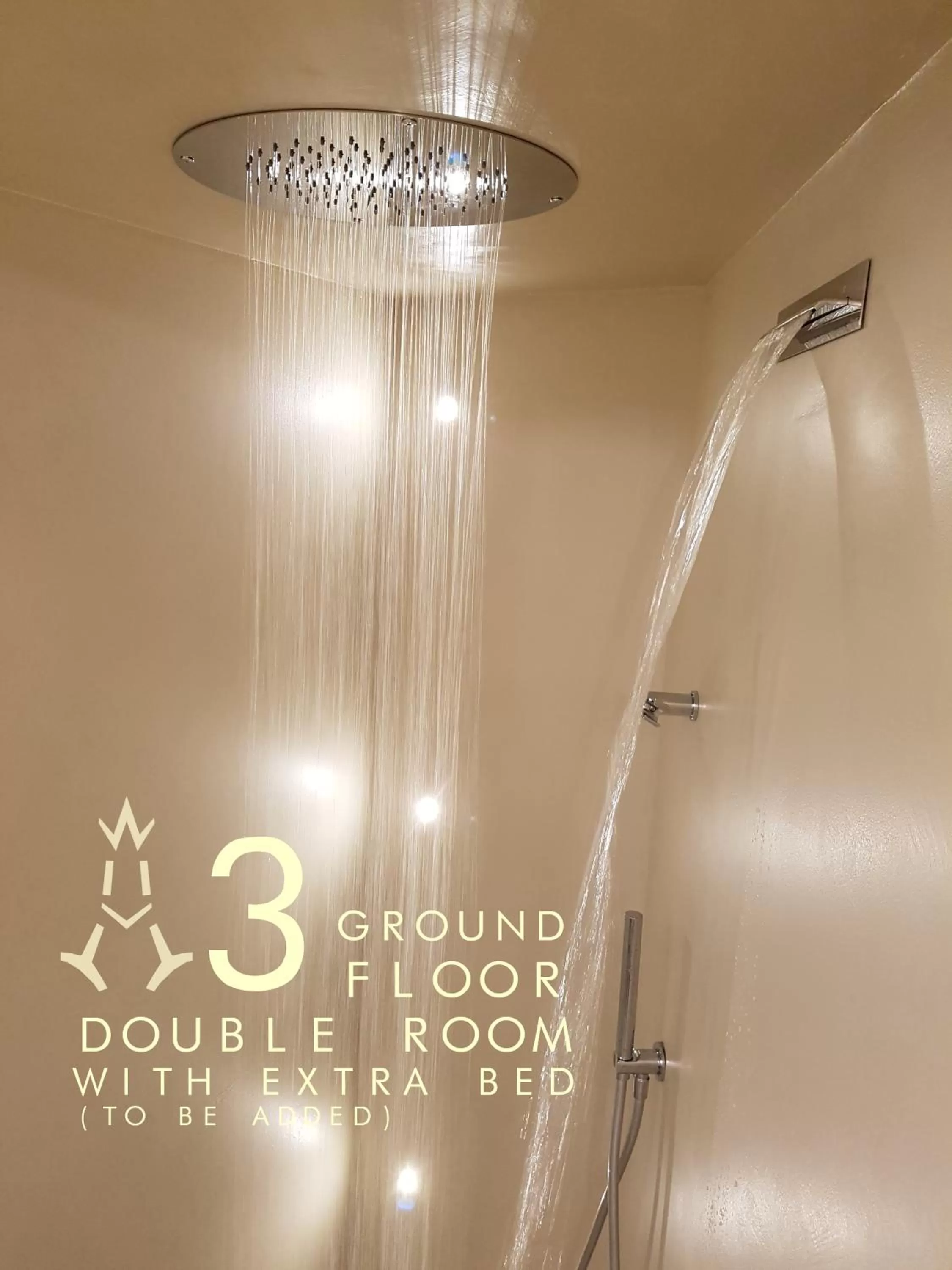 Shower in B&B A Piazza del Gesù