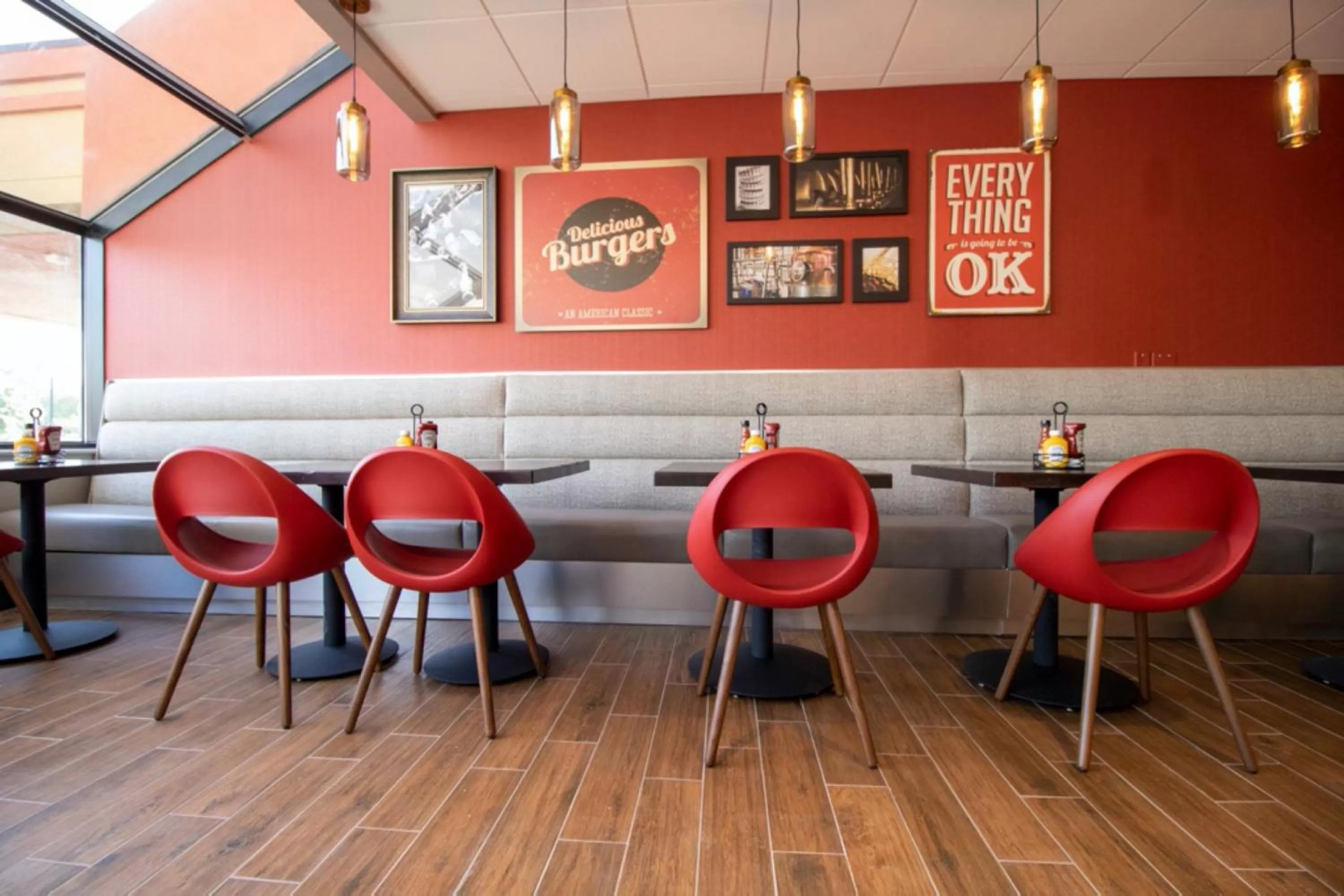 Restaurant/places to eat in Holiday Inn Grand Rapids Downtown by IHG