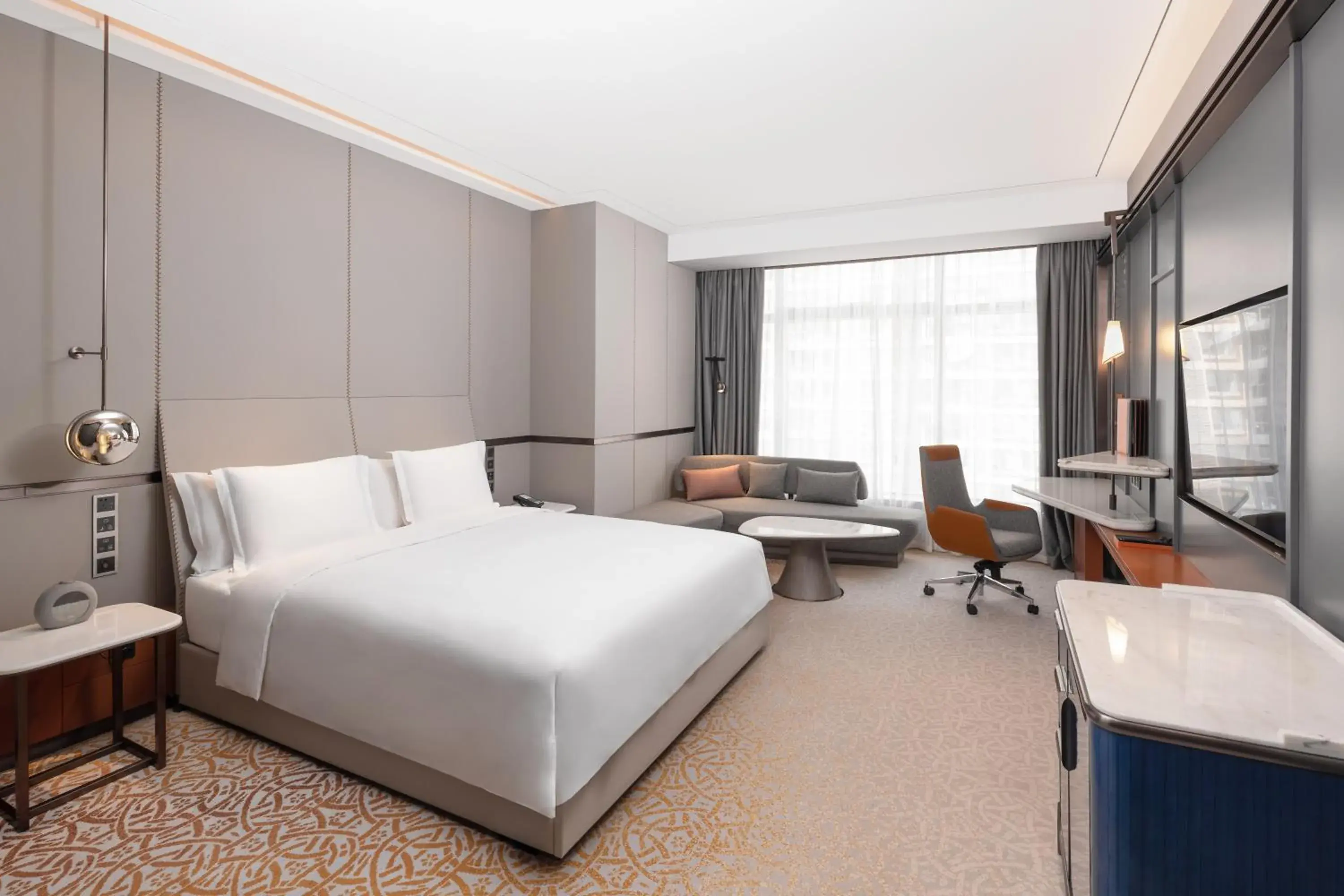 1 King One-Bedroom Suite in Crowne Plaza Qingdao Jinshui, an IHG Hotel 1 King One-Bedroom Suite in Crowne Plaza Qingdao Jinshui, an IHG Hotel