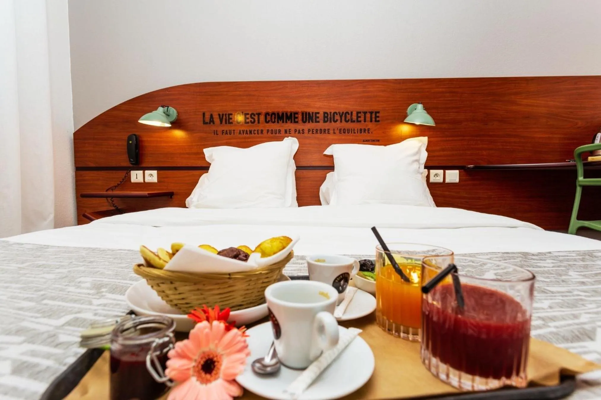 Bedroom, Bed in Sporting House Hôtel