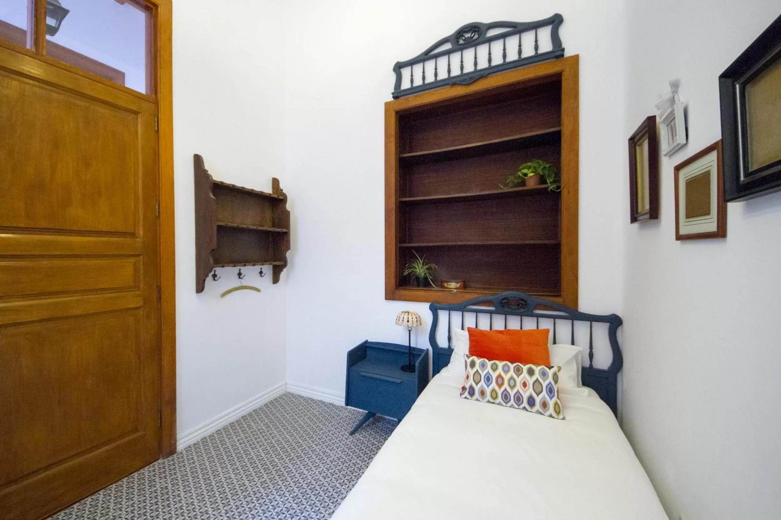 Photo of the whole room, Bed in Aminta Home