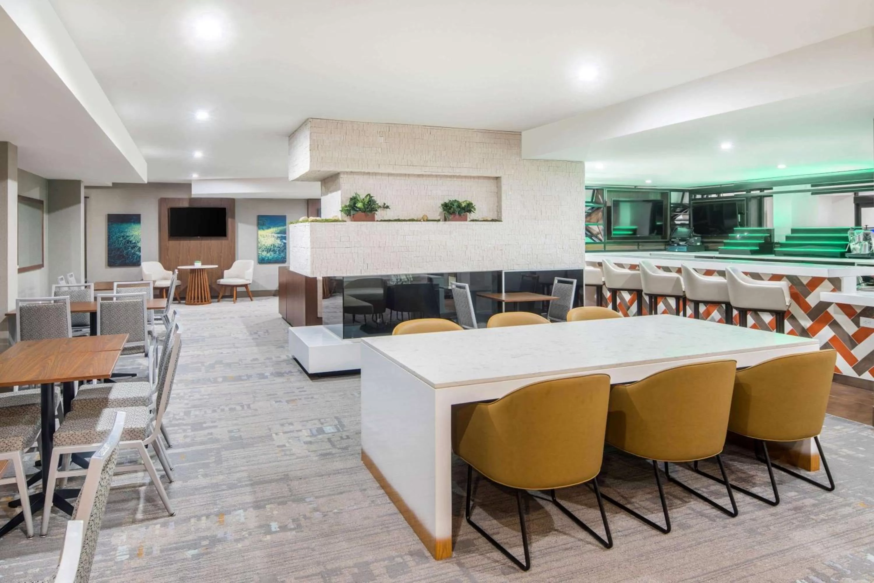 Restaurant/places to eat in Wyndham Garden Marietta Atlanta North