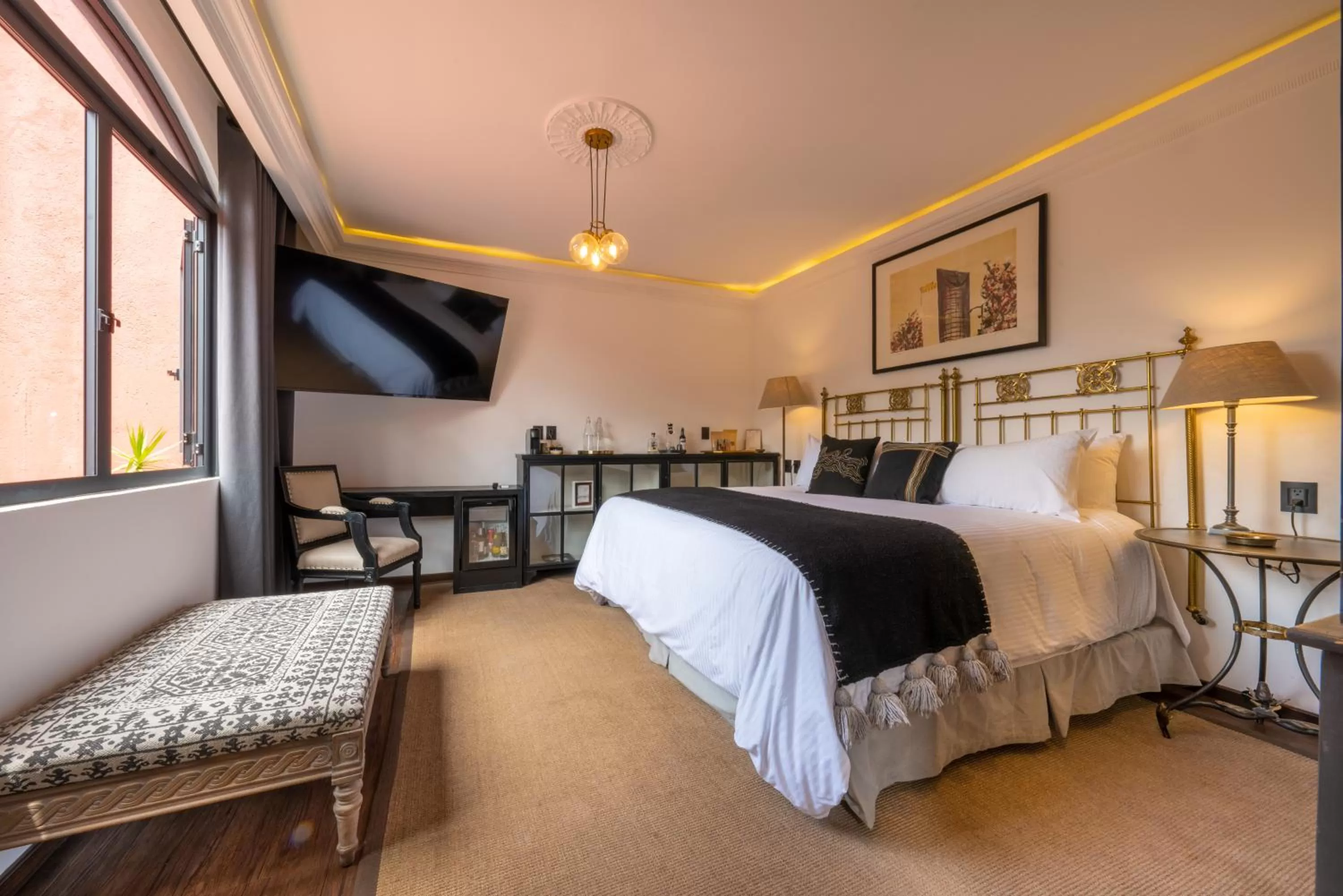 Photo of the whole room, Bed in Orchid House Mexico City