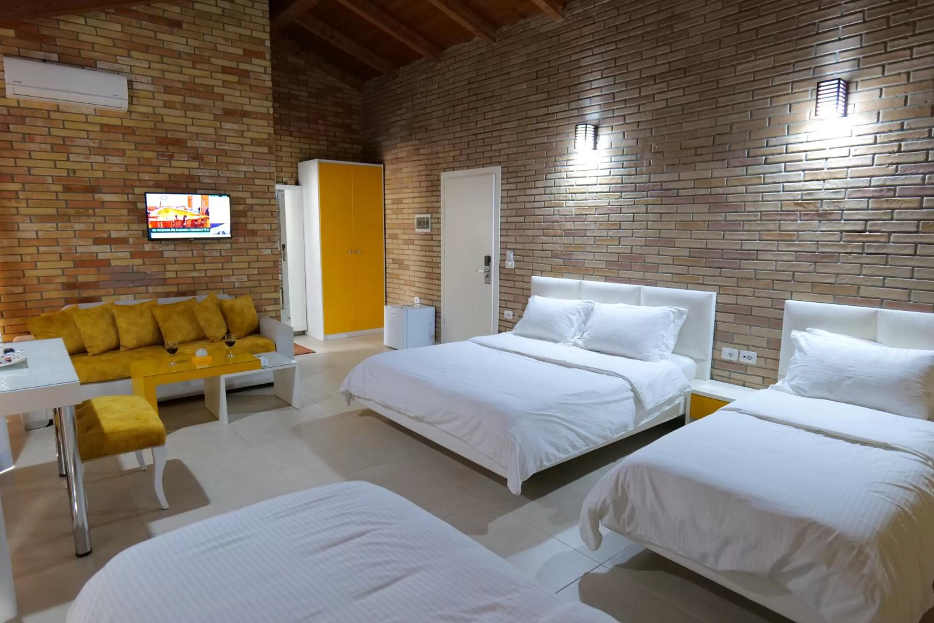 Photo of the whole room, Bed in Hotel Piccolino