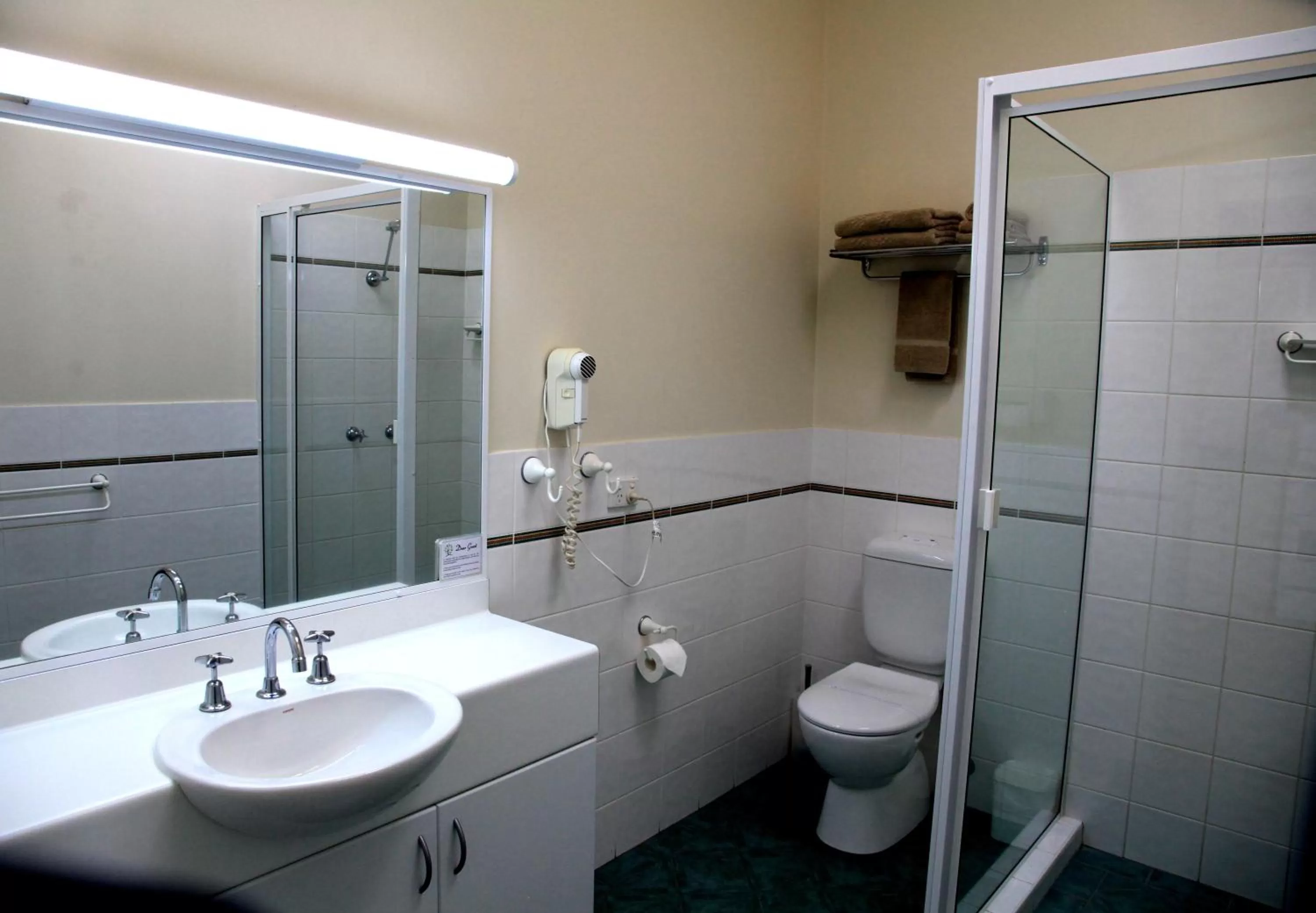 Bathroom in Travellers Motor Village