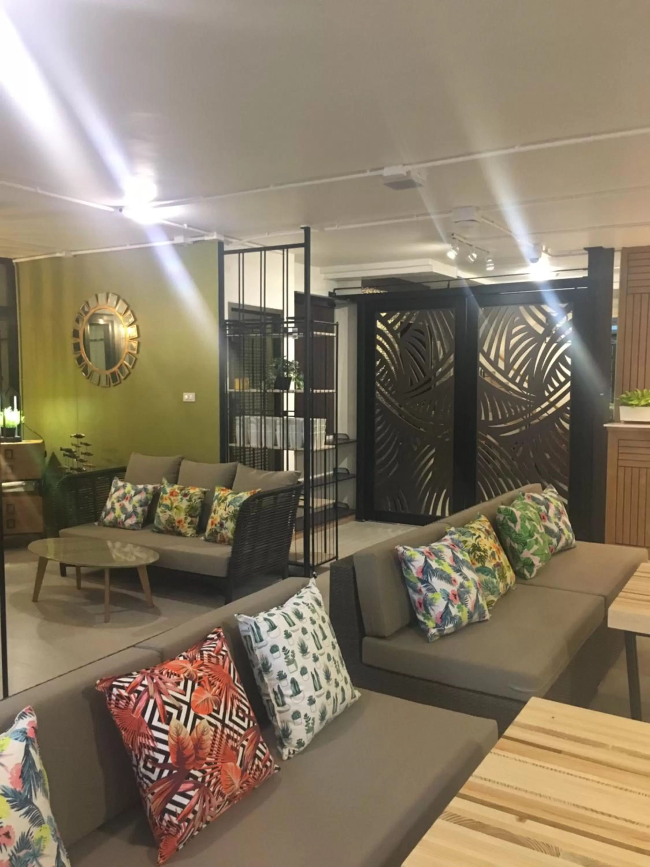 Seating area in Bangkok Saran Poshtel