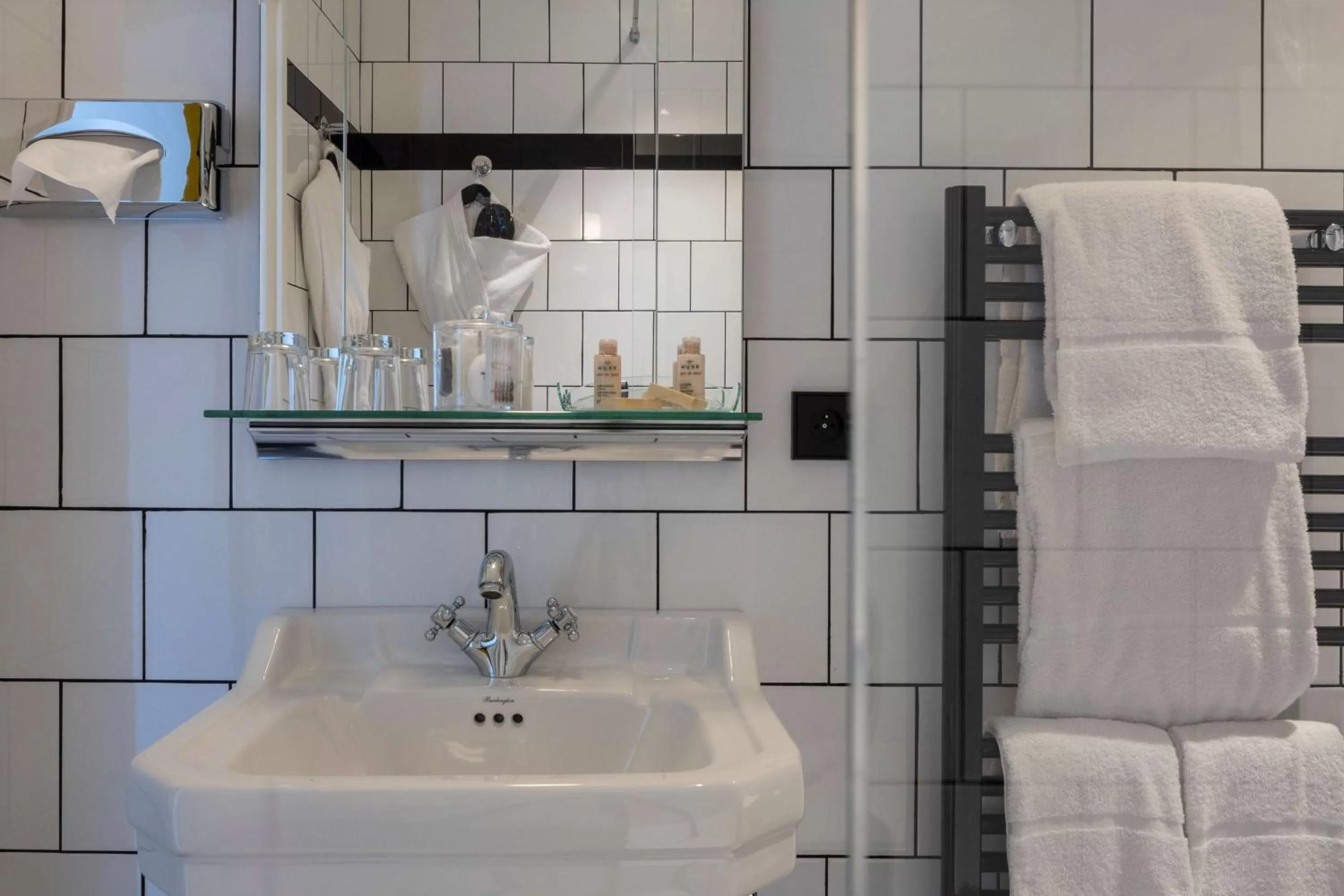 Bathroom in Best Western Premier Hotel Roosevelt