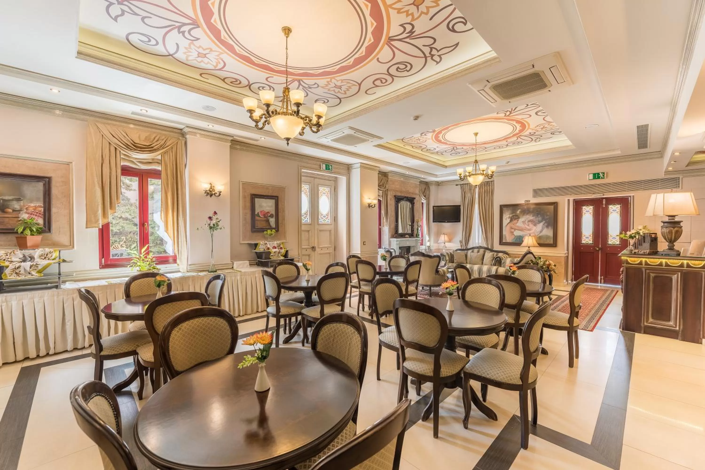 Restaurant/places to eat in Theofilos Paradise Boutique Hotel